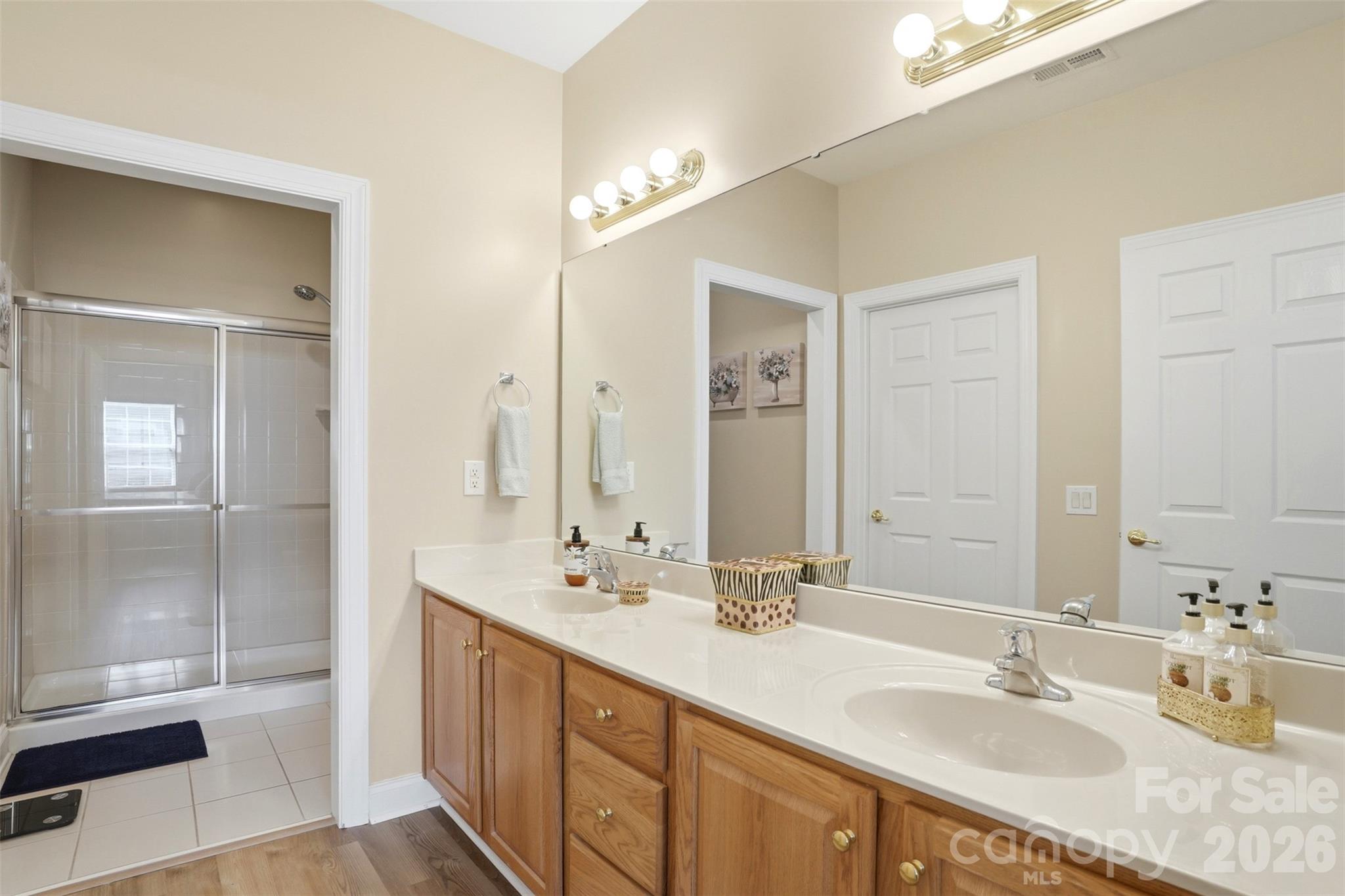 2118 N Castle Court — Matthews