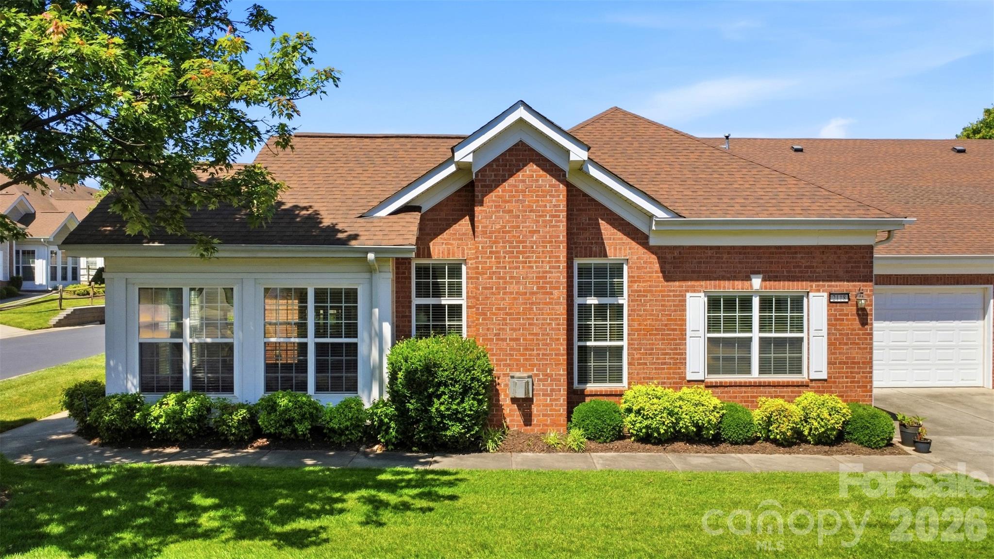 2118 N Castle Court — Matthews