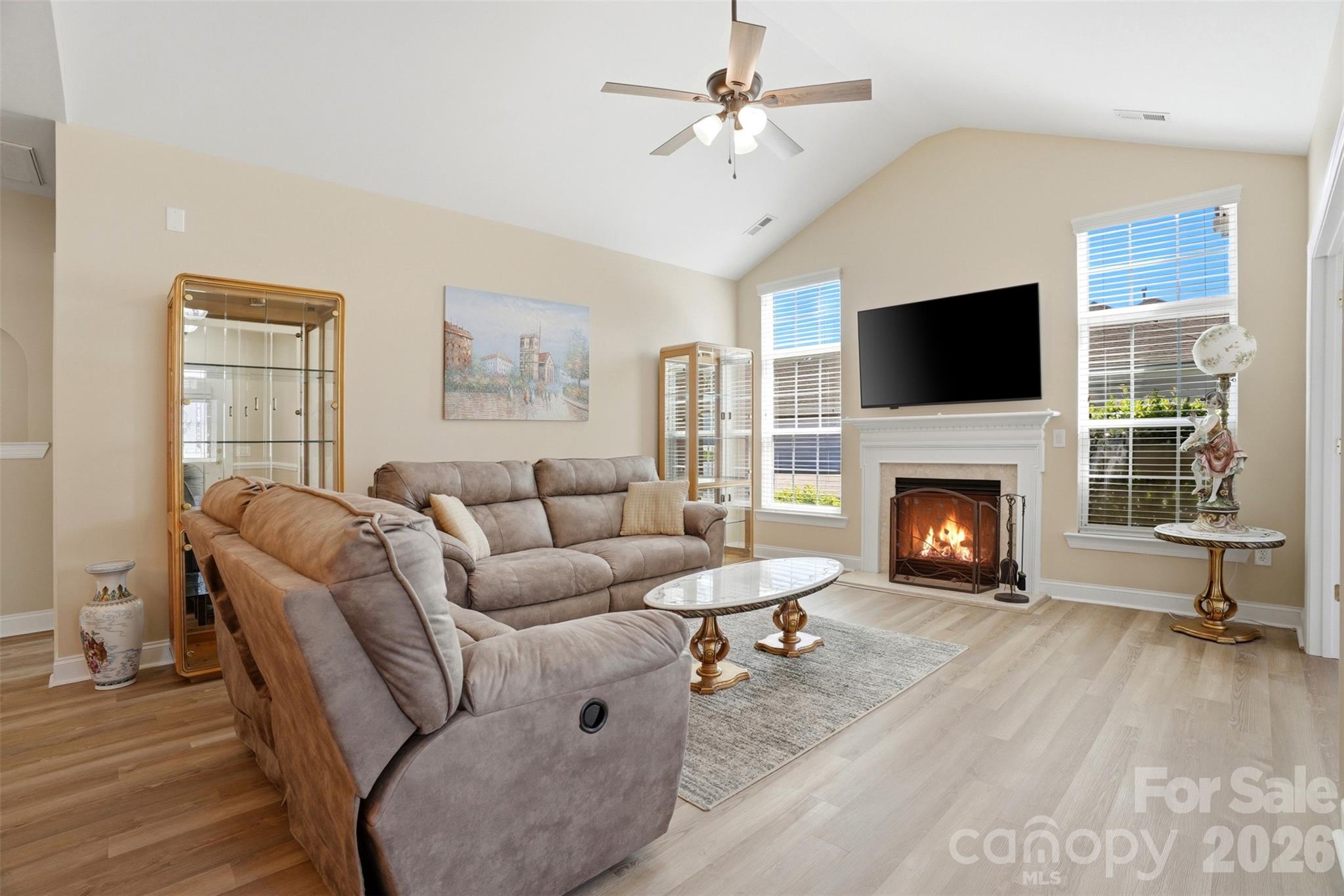 2118 N Castle Court — Matthews