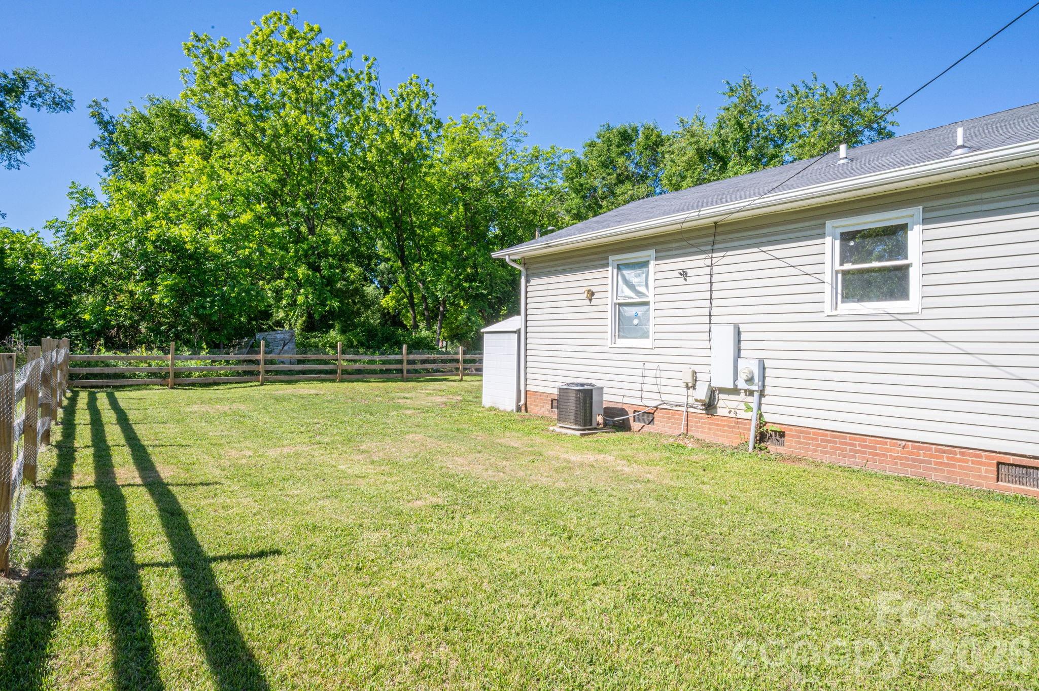 807 Willow Lane — Bessemer City