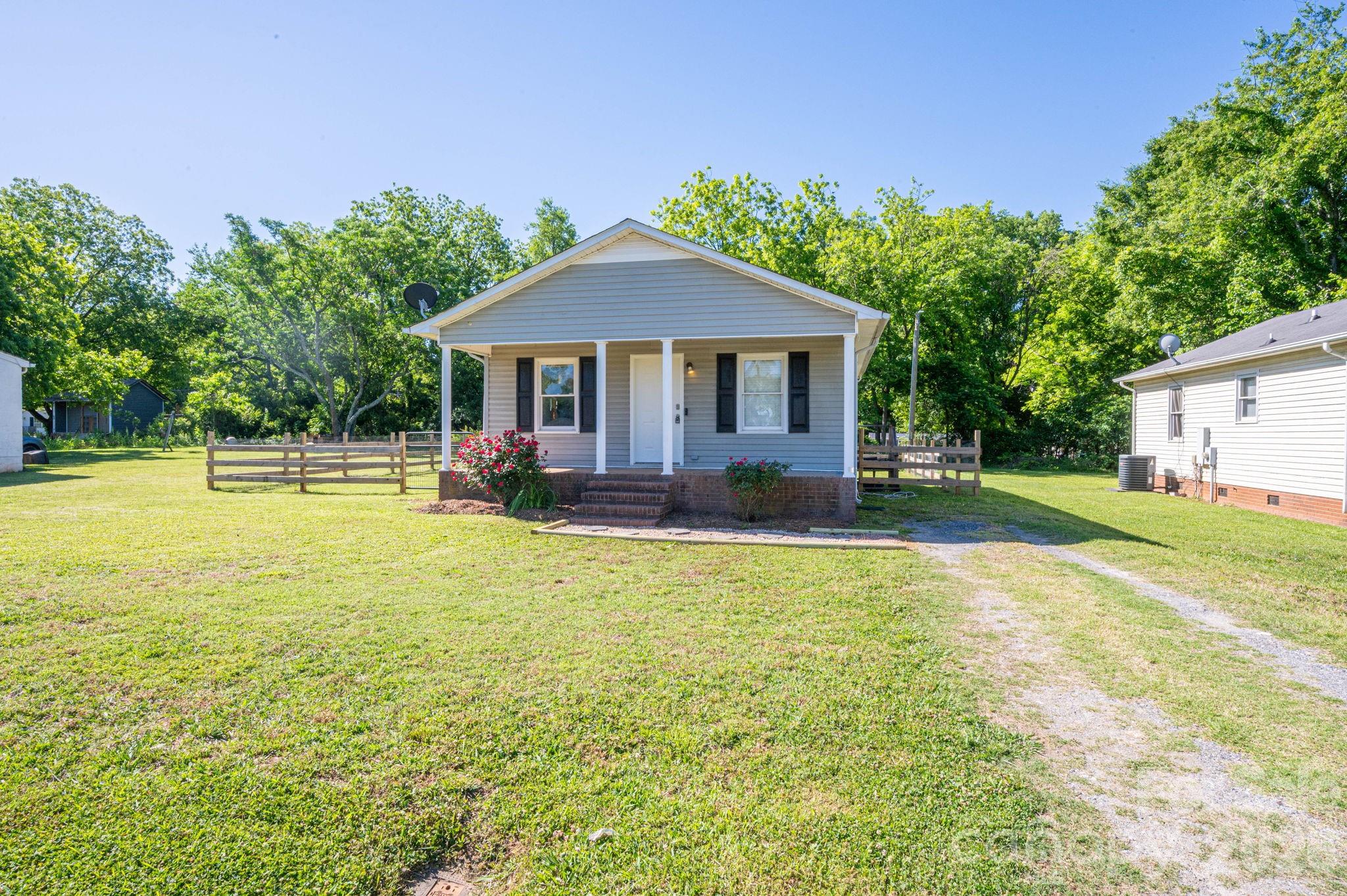 807 Willow Lane — Bessemer City
