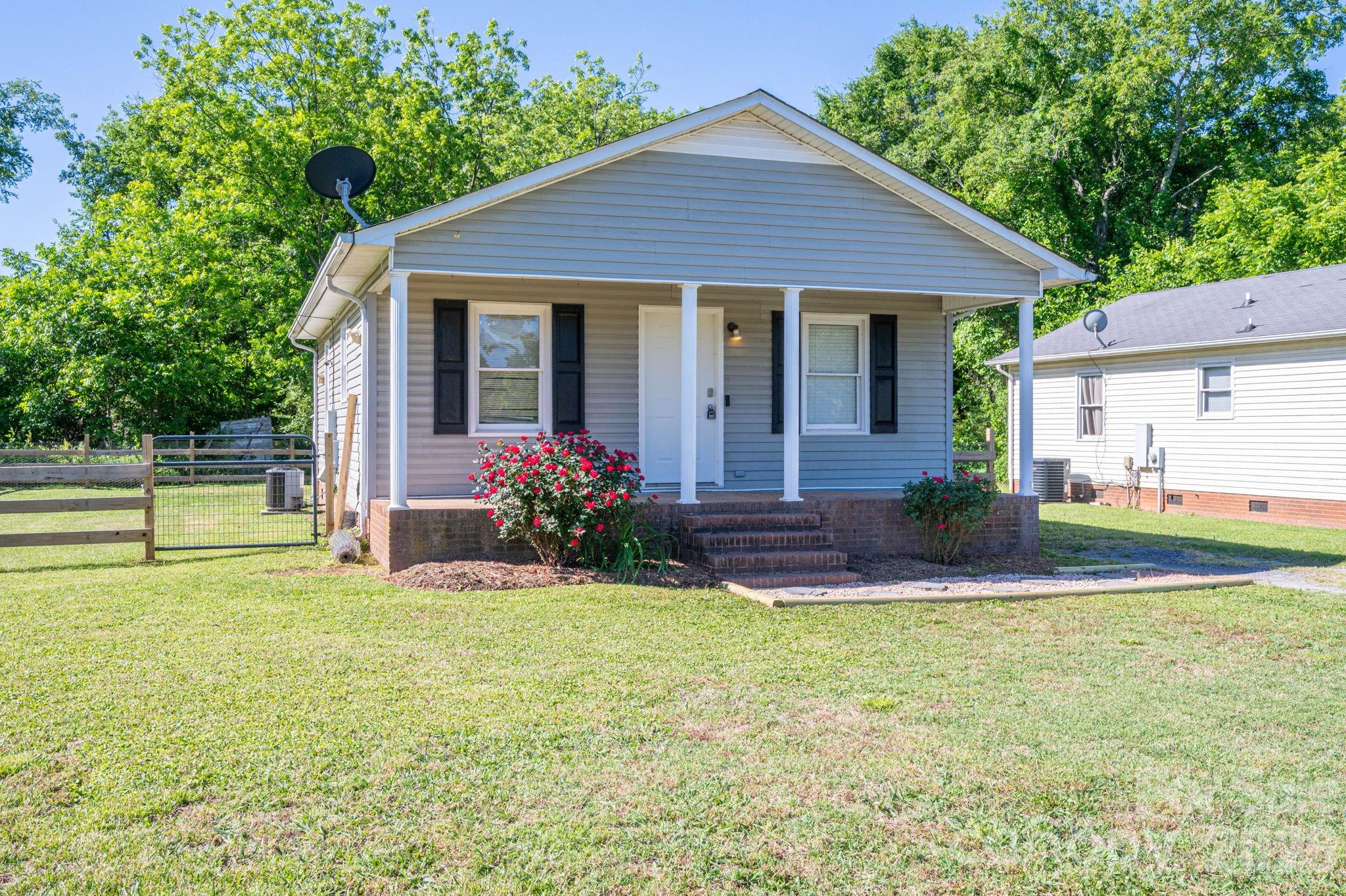 807 Willow Lane — Bessemer City