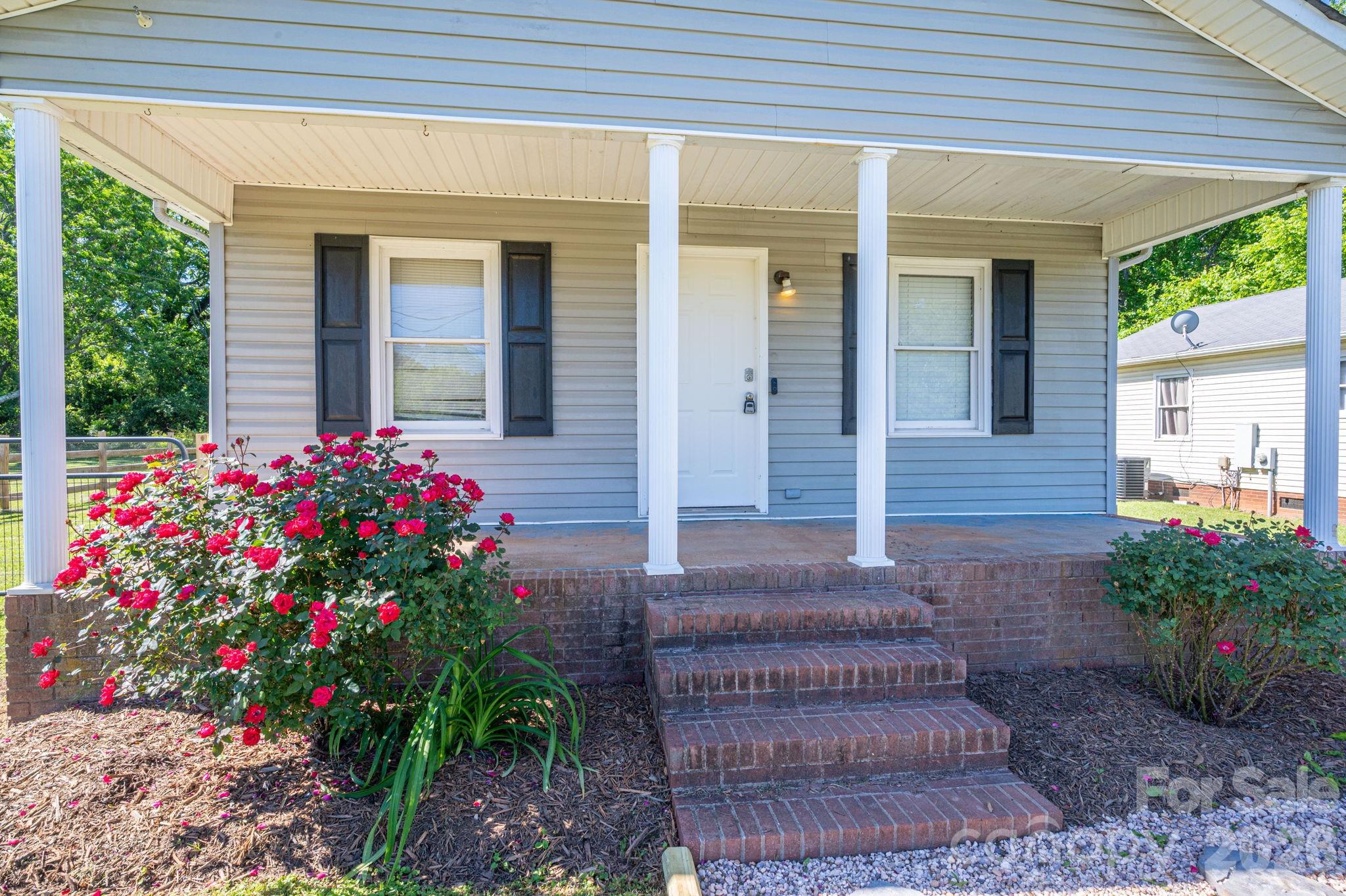 807 Willow Lane — Bessemer City