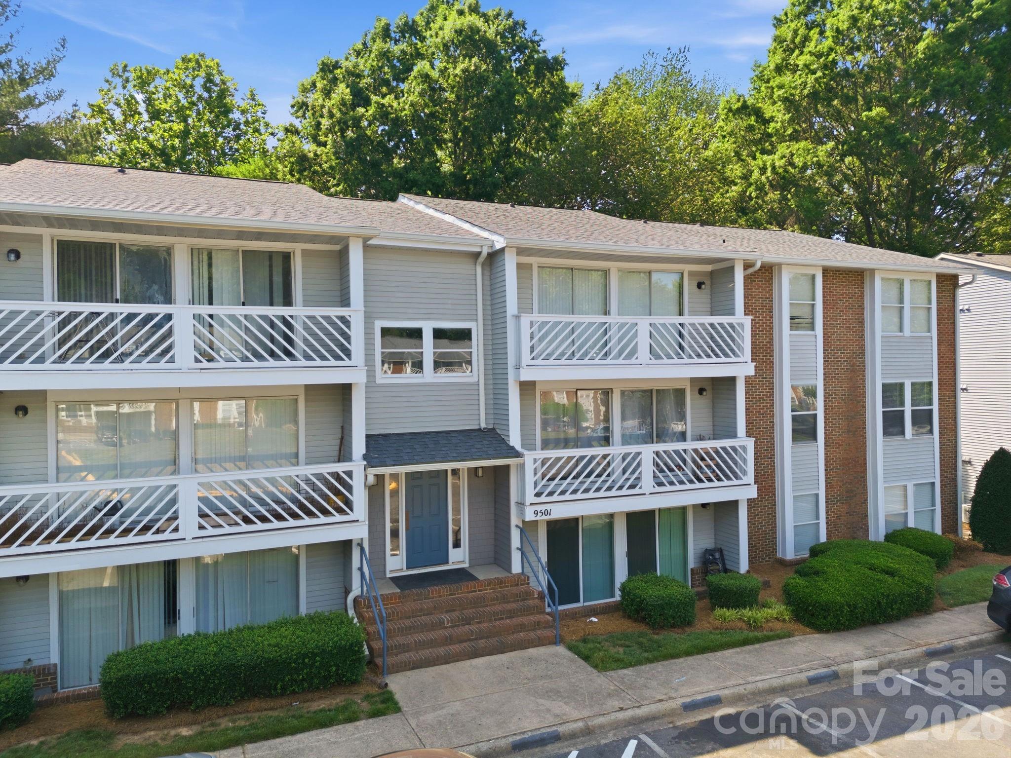 9501 Shannon Green Drive — Charlotte