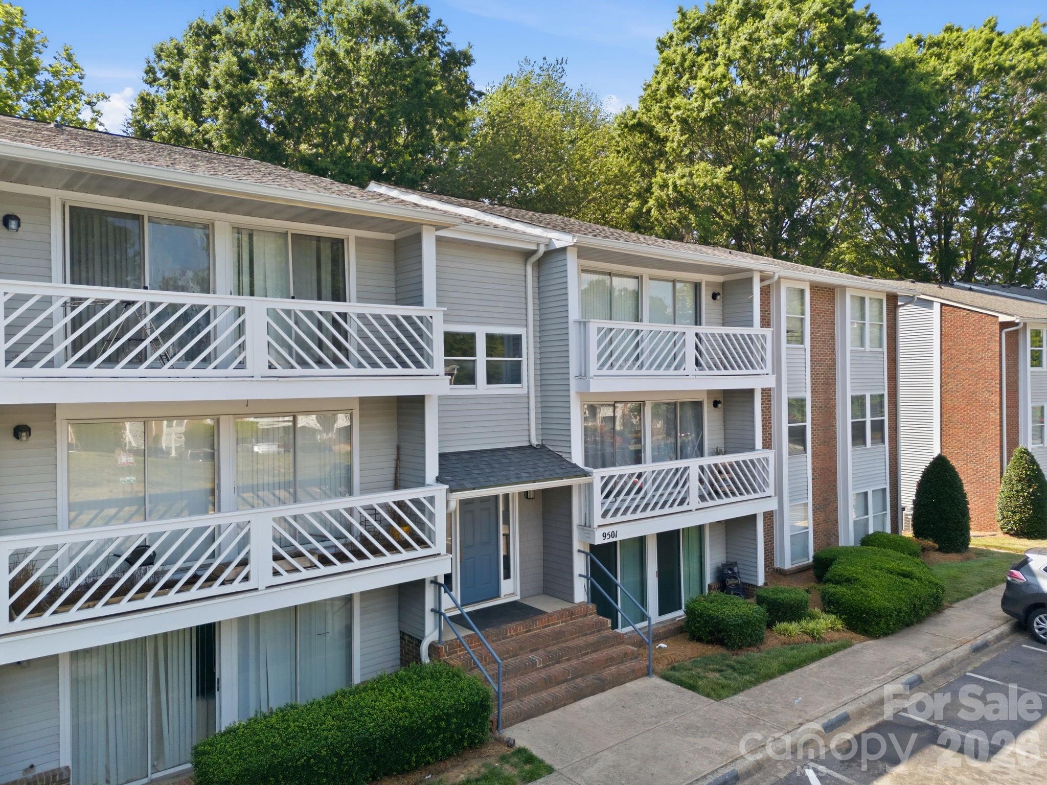 9501 Shannon Green Drive — Charlotte
