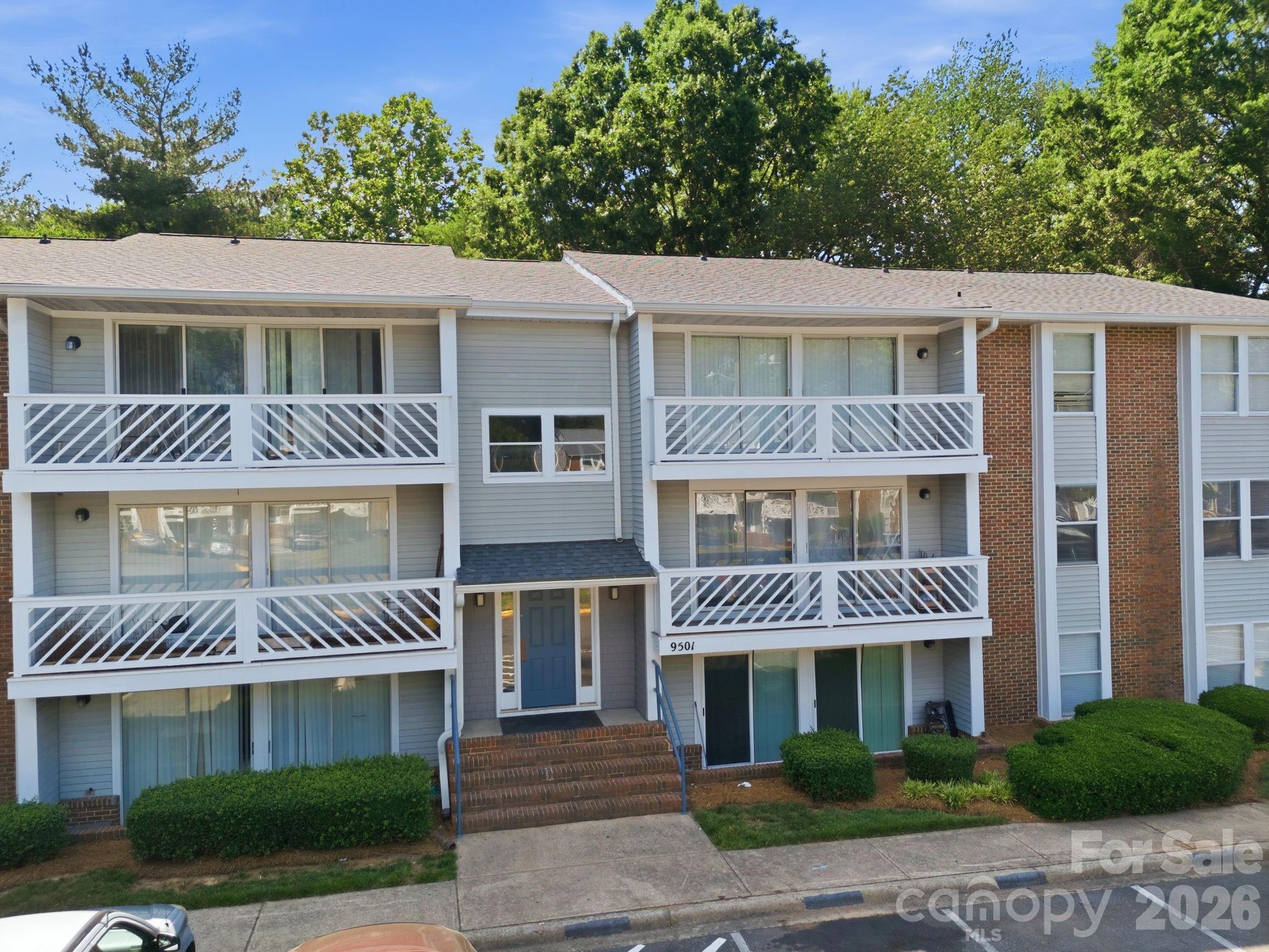 9501 Shannon Green Drive — Charlotte