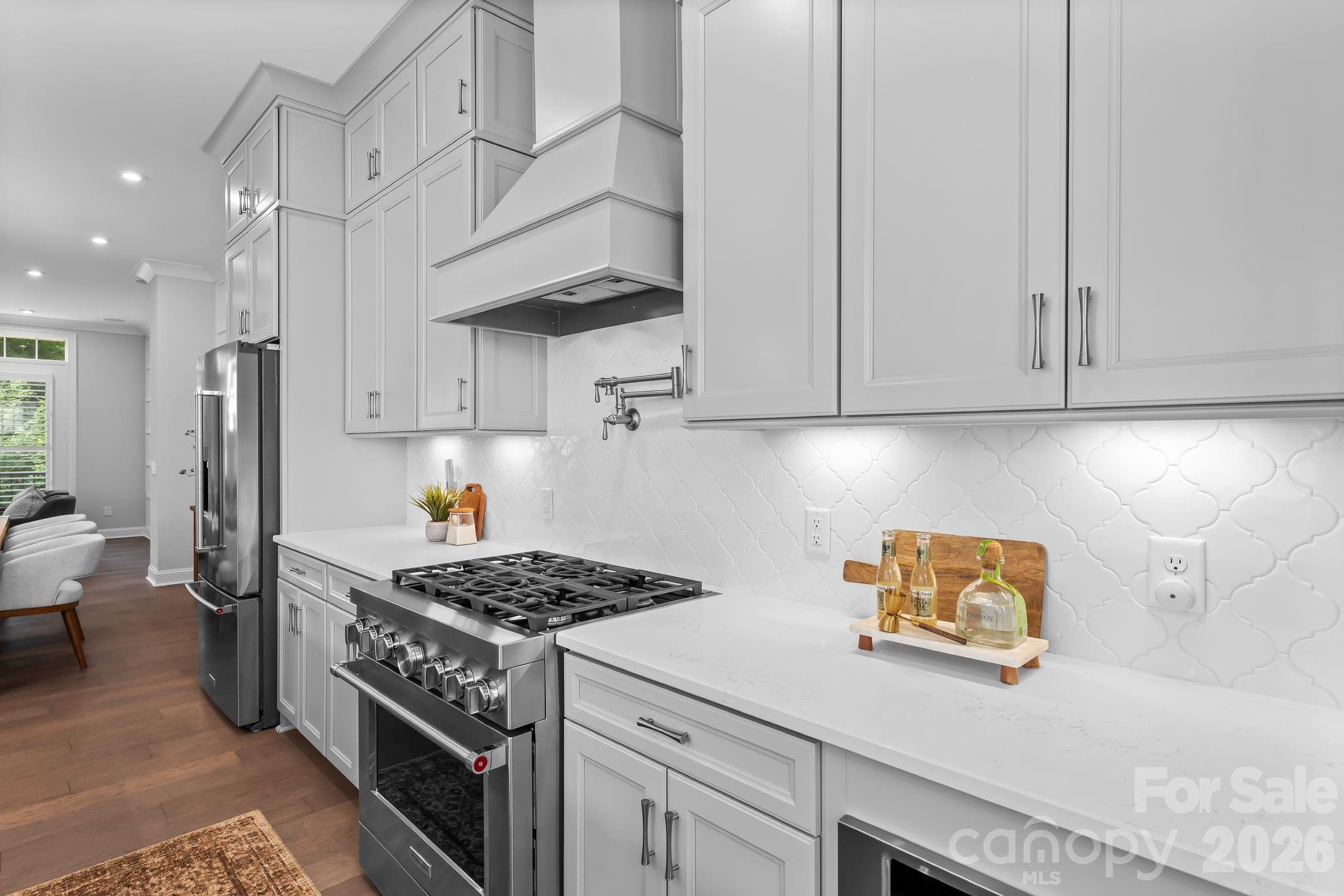 2525 Deacon Avenue — Charlotte