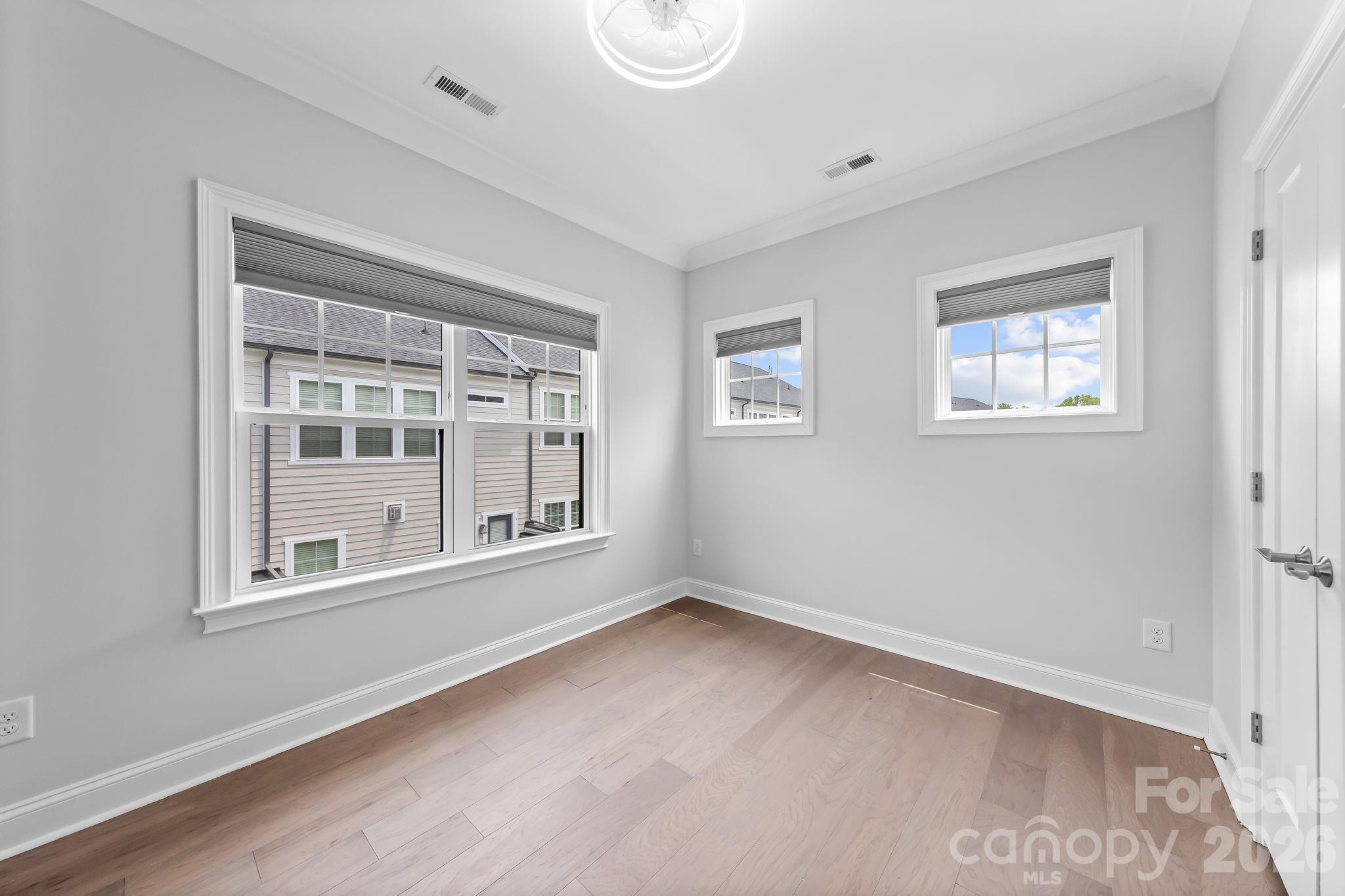 2525 Deacon Avenue — Charlotte