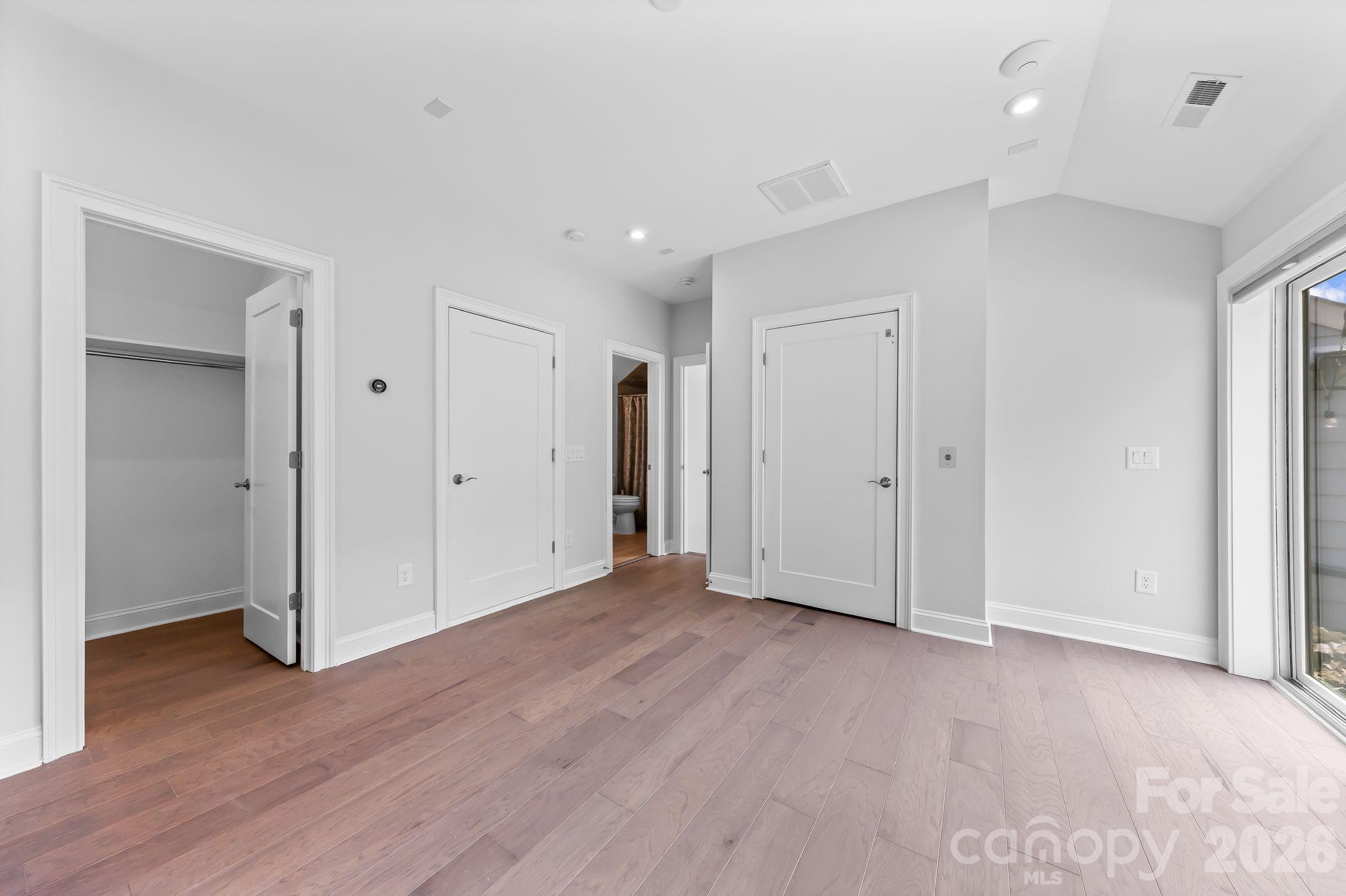 2525 Deacon Avenue — Charlotte