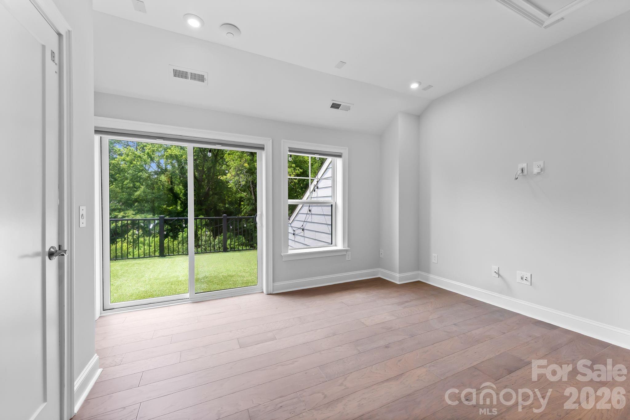 2525 Deacon Avenue — Charlotte