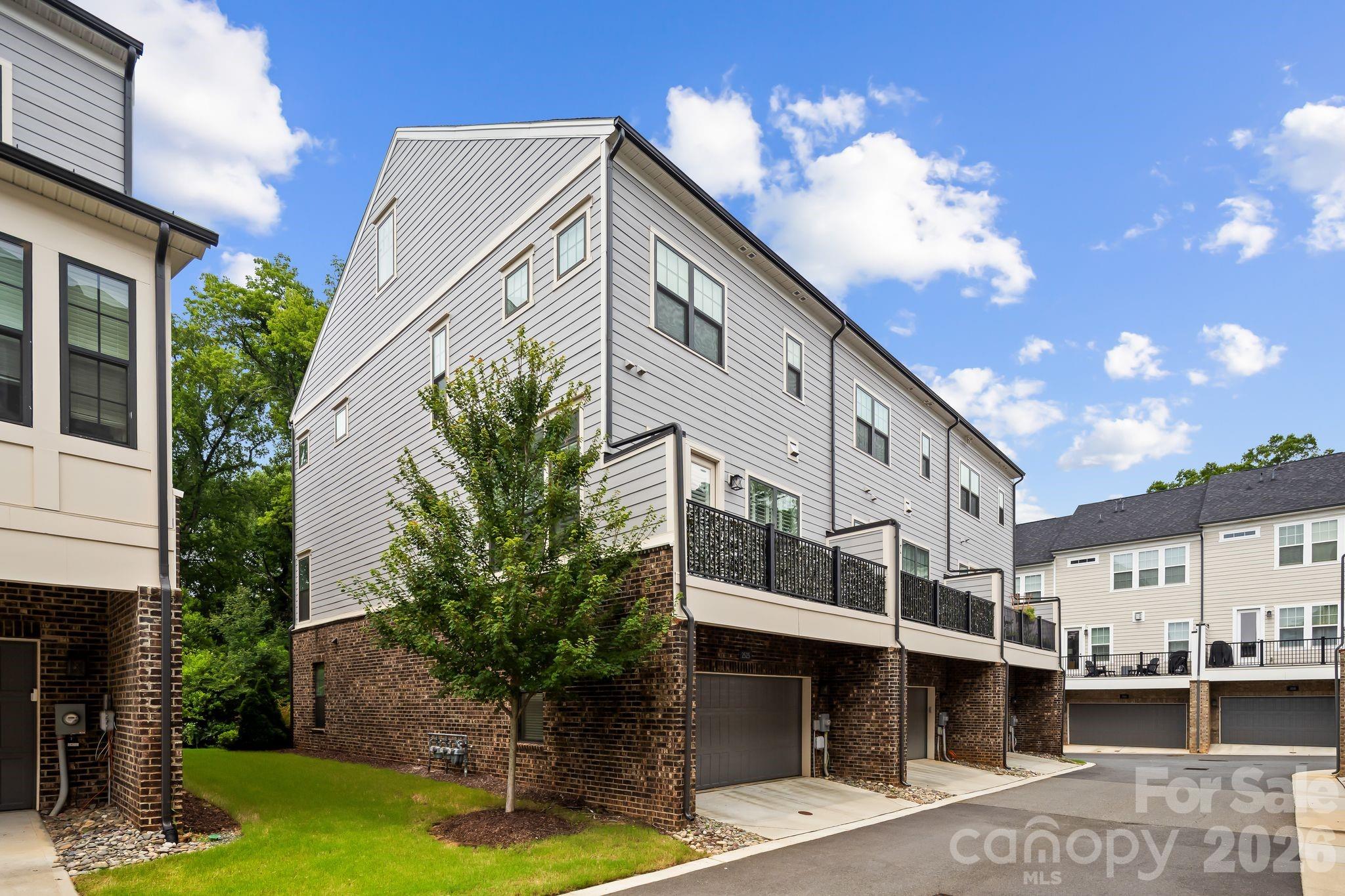 2525 Deacon Avenue — Charlotte