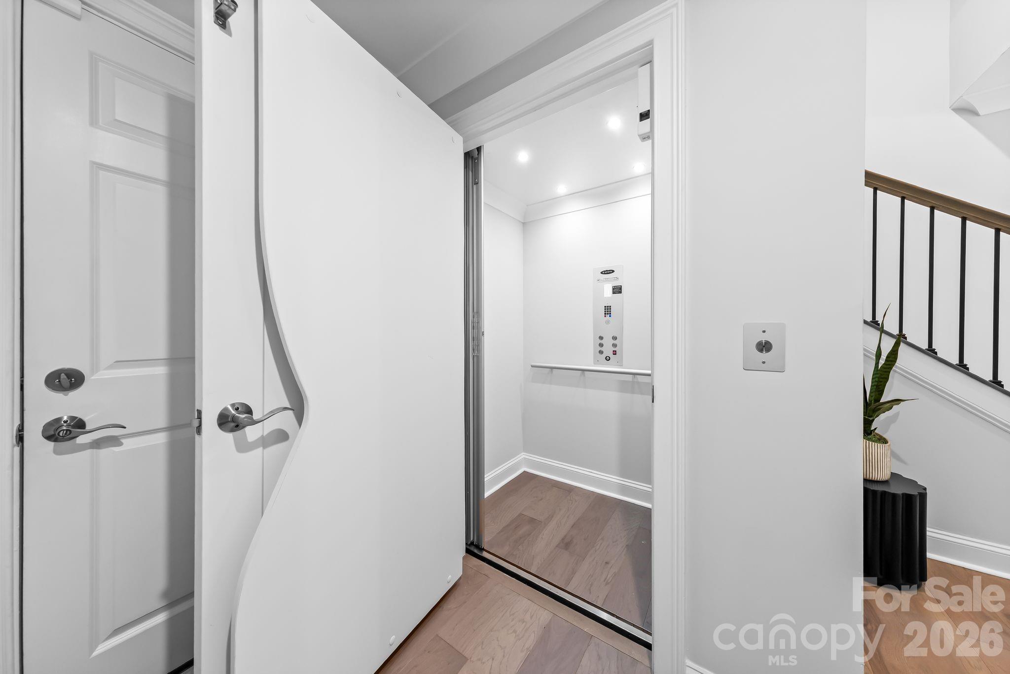2525 Deacon Avenue — Charlotte