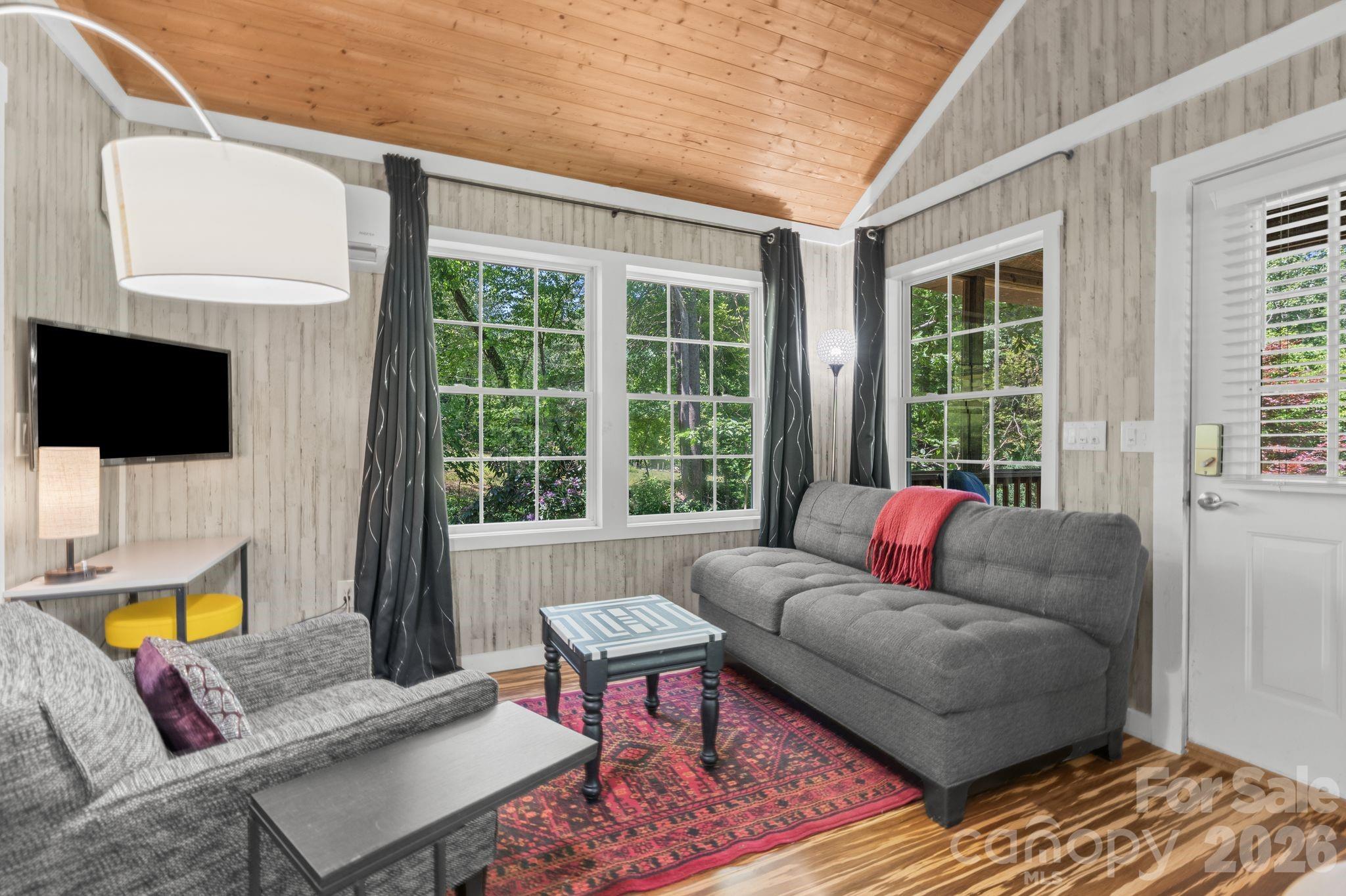 281 Rose Hill Road — Asheville