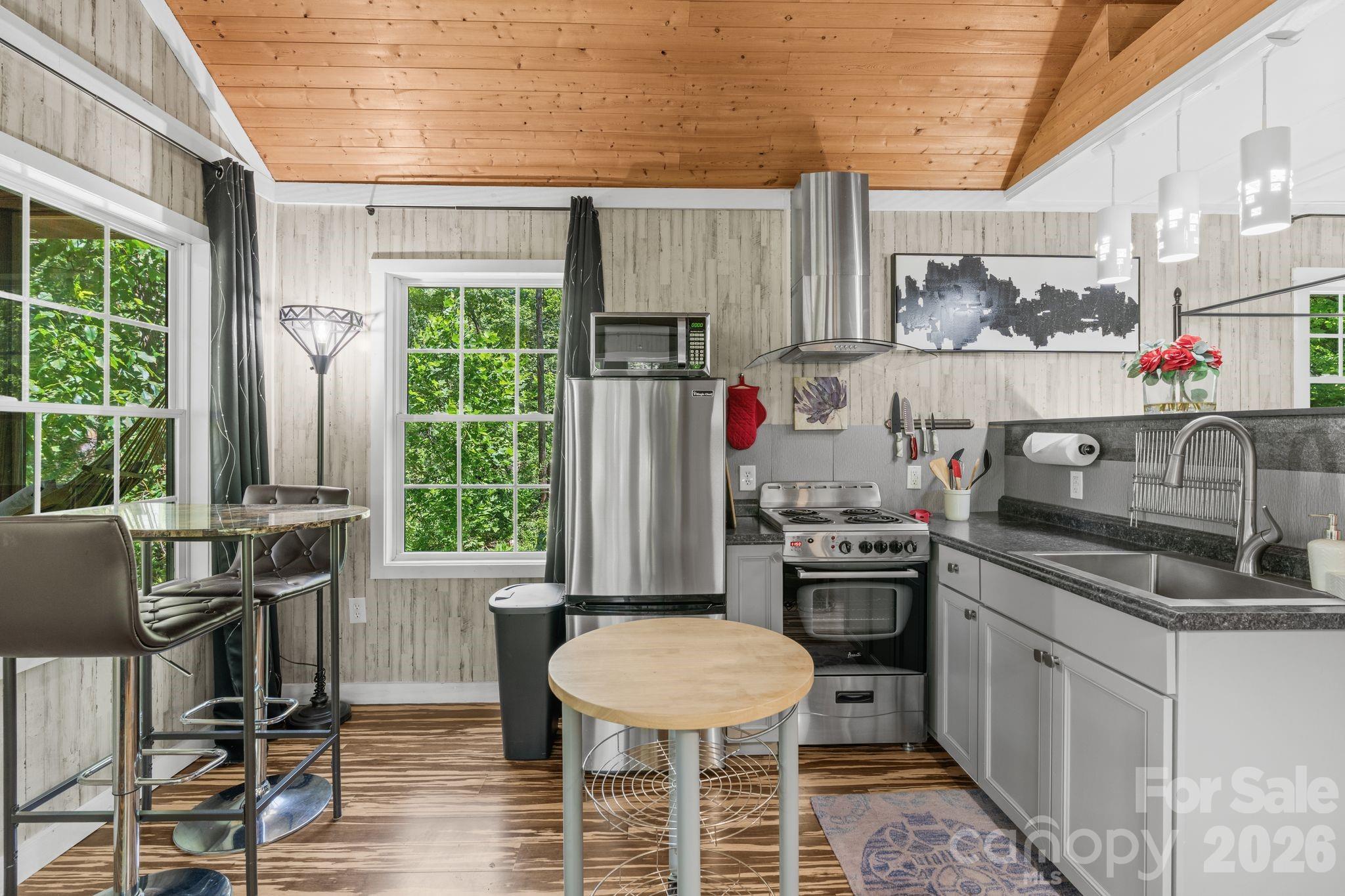 281 Rose Hill Road — Asheville