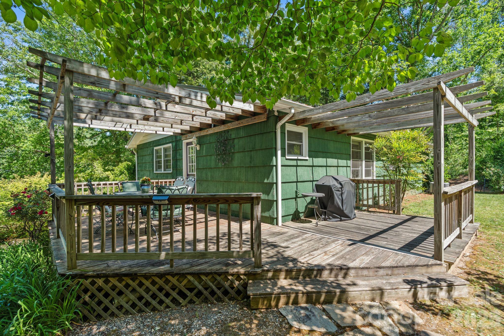 281 Rose Hill Road — Asheville