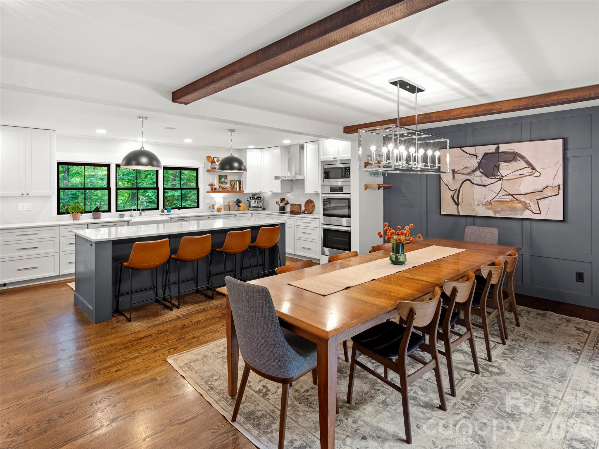 1130 New Castle Court — Asheville