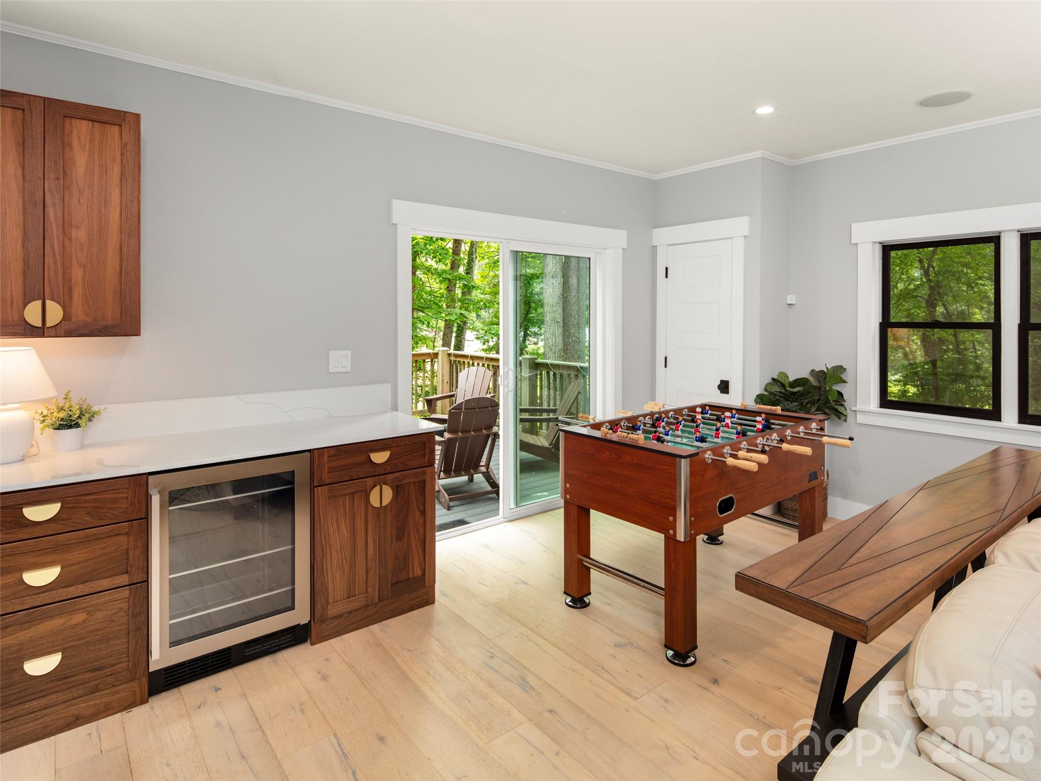 1130 New Castle Court — Asheville