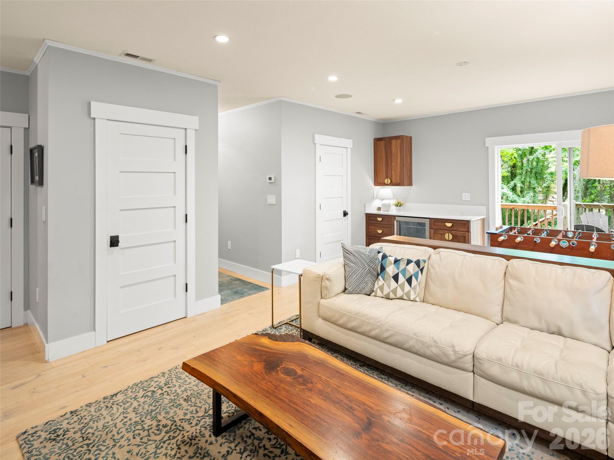 1130 New Castle Court — Asheville