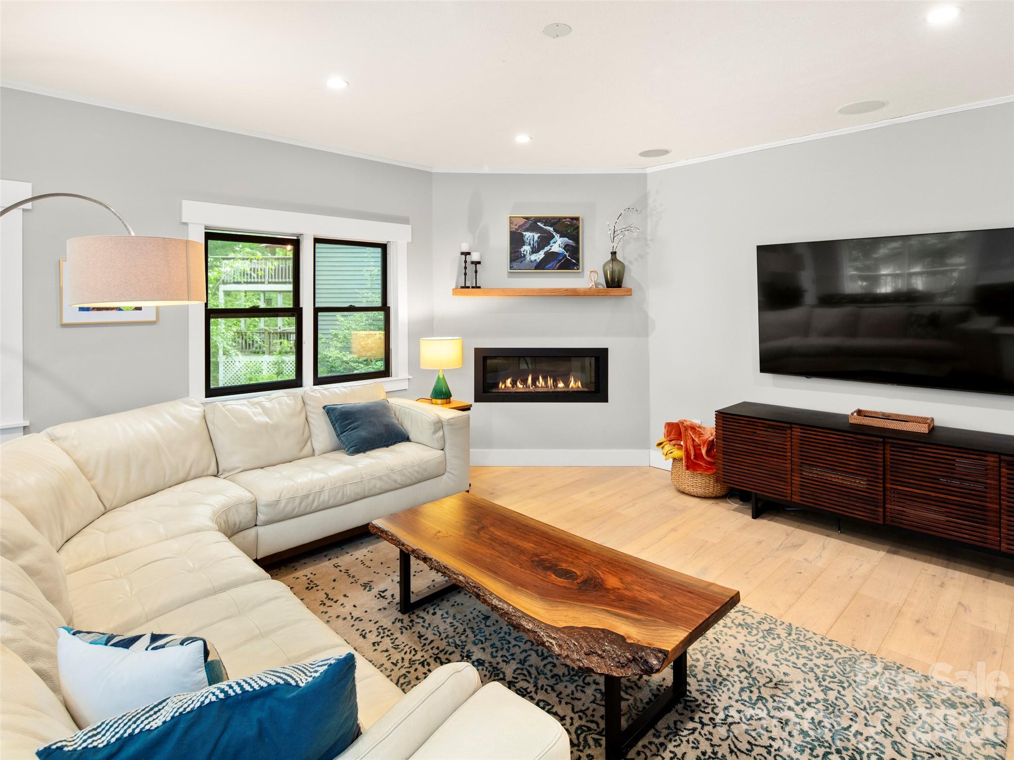 1130 New Castle Court — Asheville