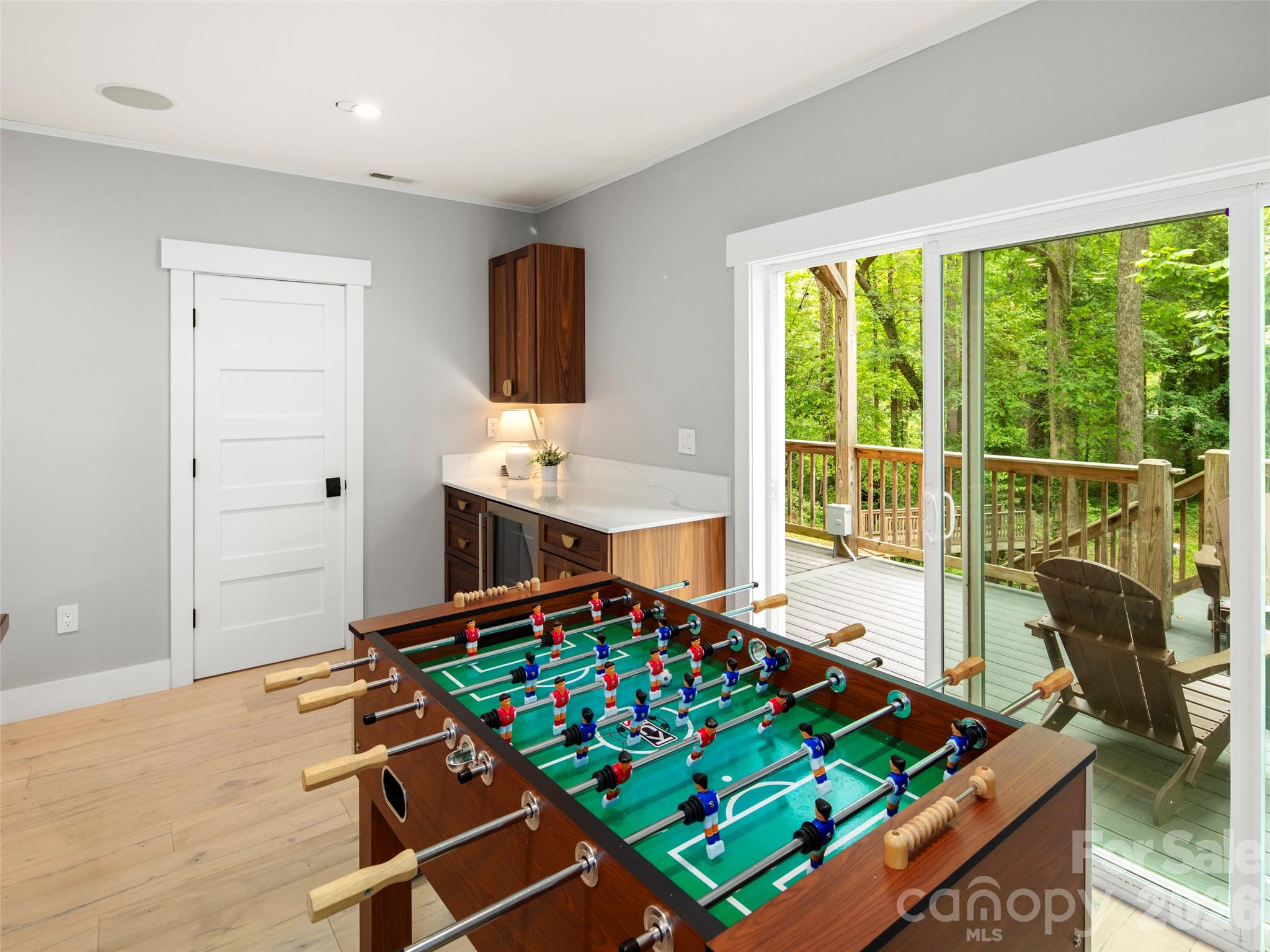 1130 New Castle Court — Asheville