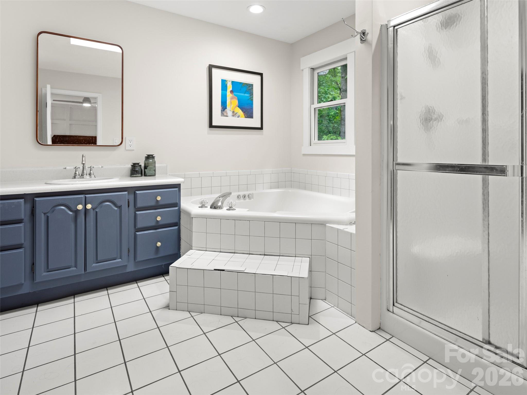 1130 New Castle Court — Asheville