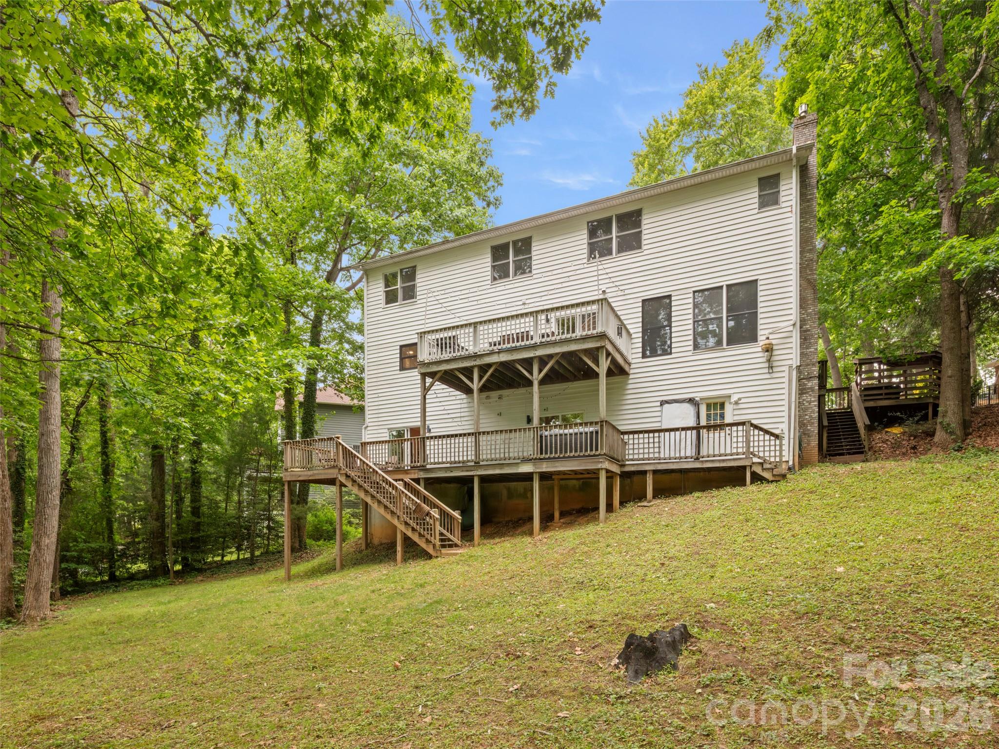 1130 New Castle Court — Asheville