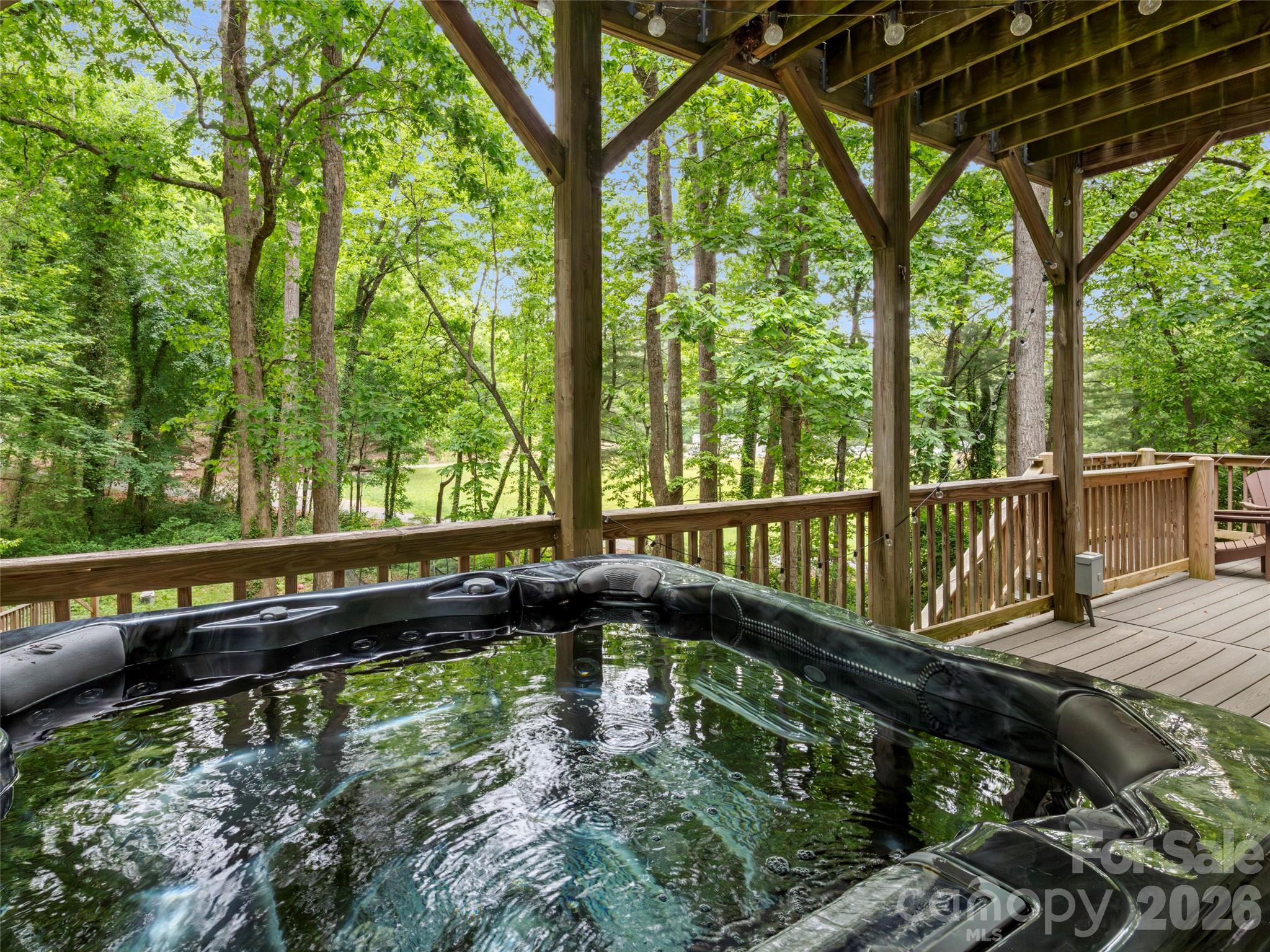 1130 New Castle Court — Asheville