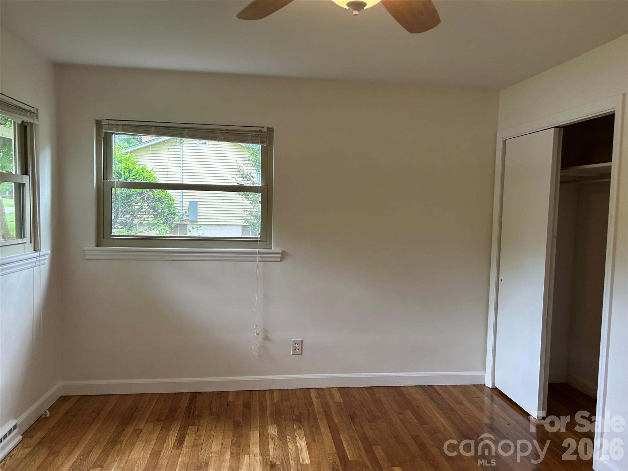 28 S College Street — Weaverville