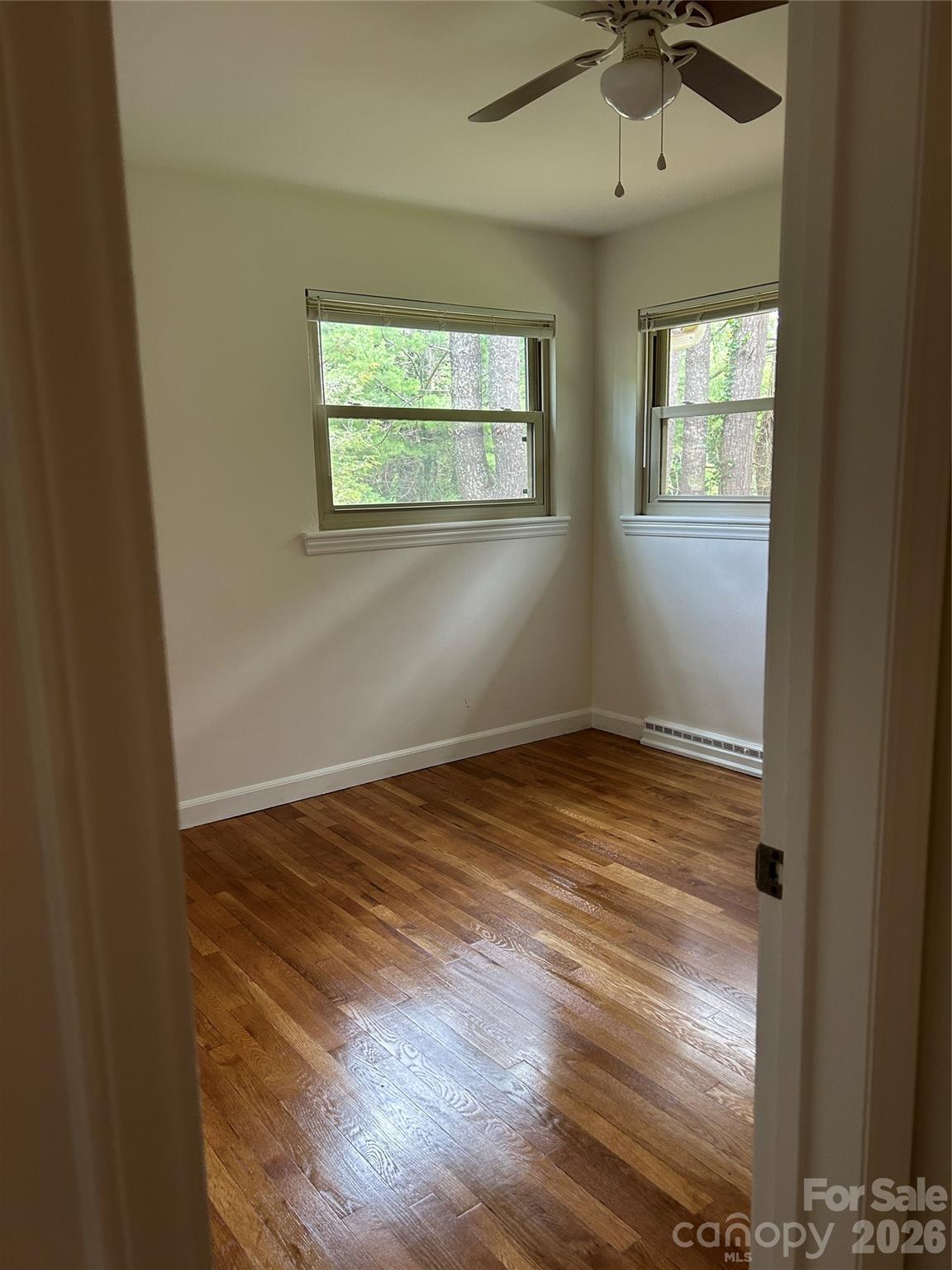 28 S College Street — Weaverville