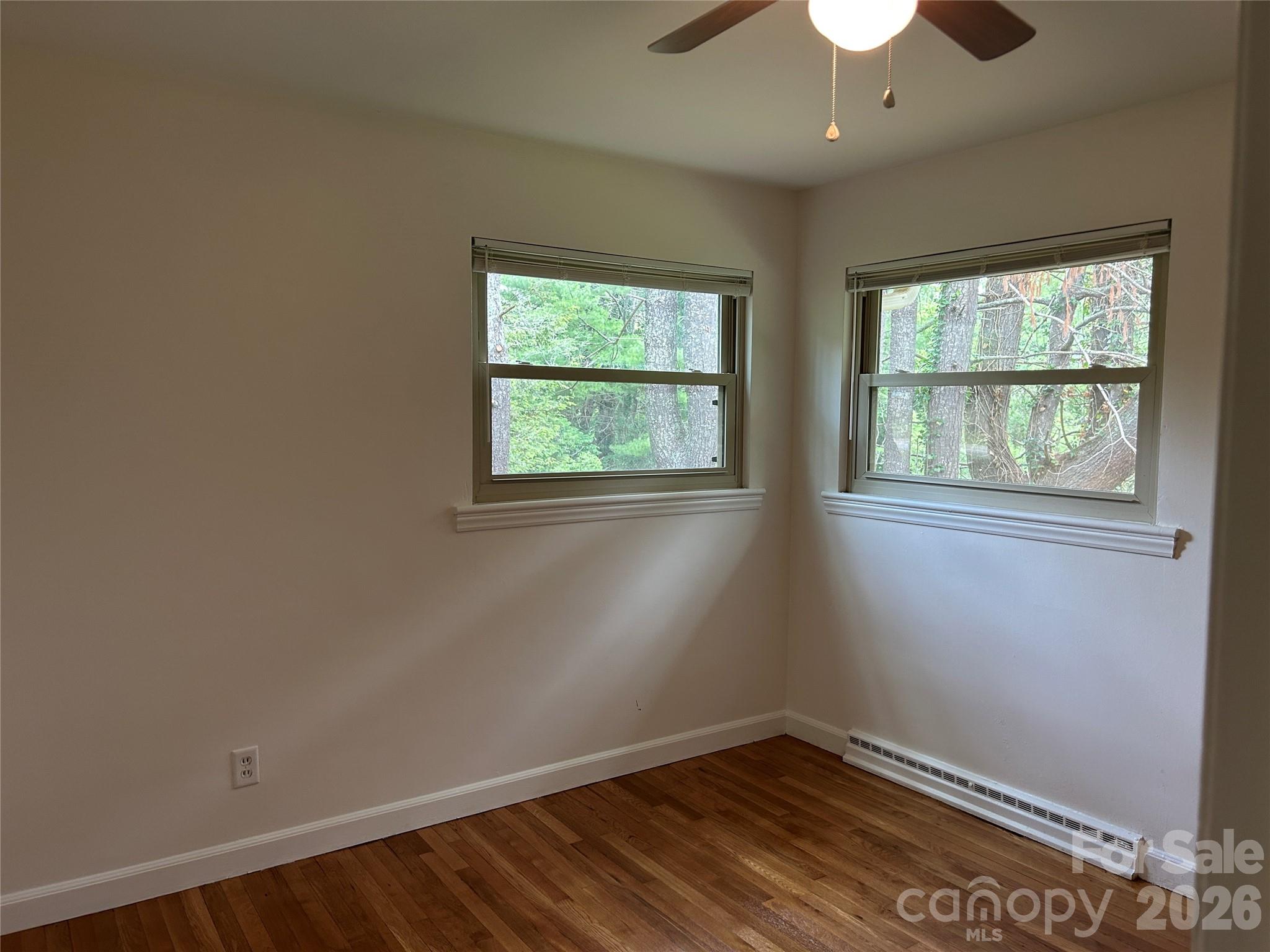 28 S College Street — Weaverville