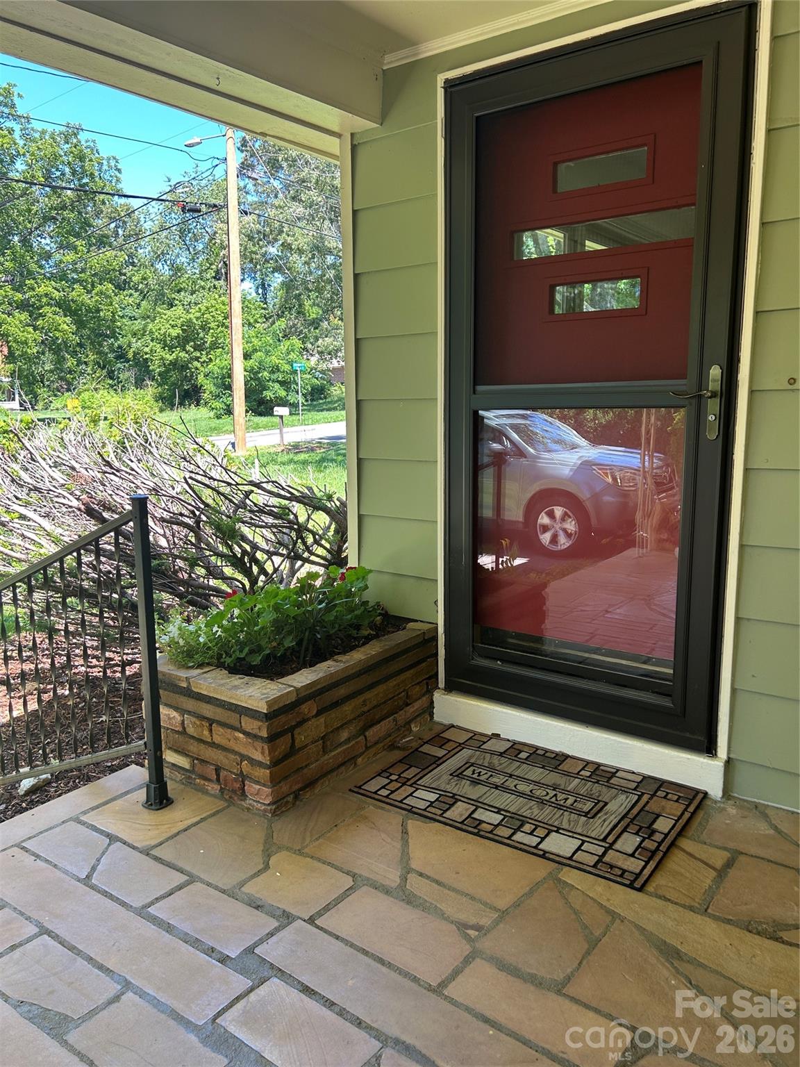 28 S College Street — Weaverville
