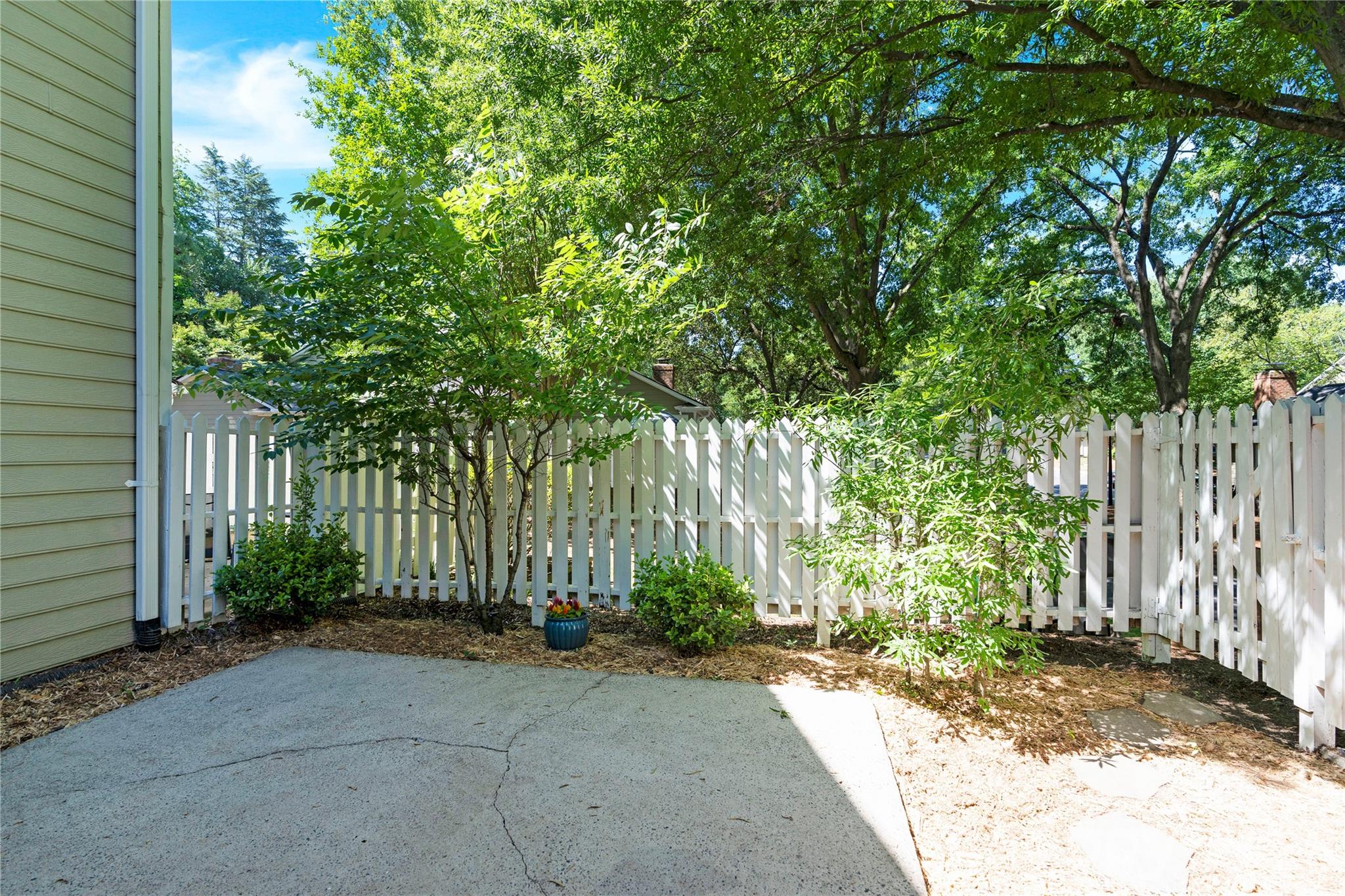 2734 Tiergarten Lane — Charlotte