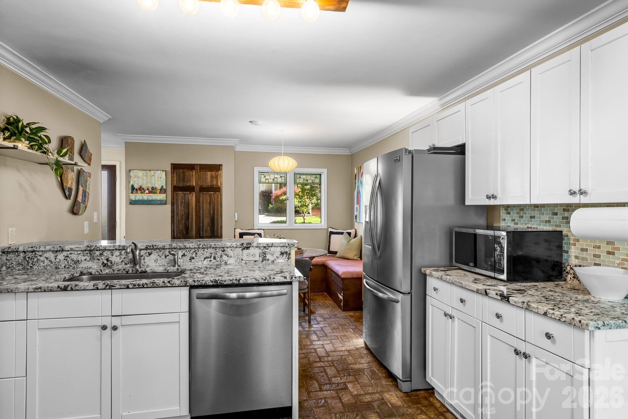 1512 Ideal Way — Charlotte