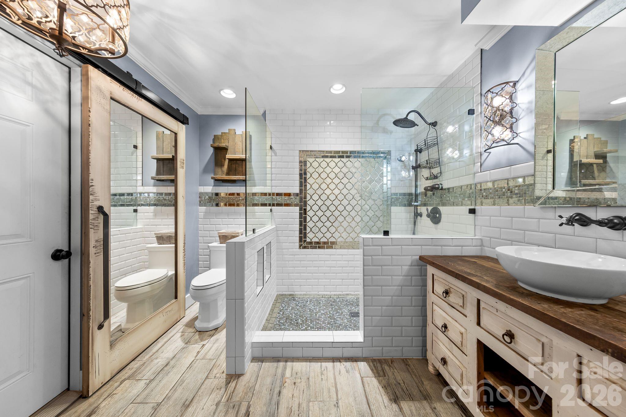 1512 Ideal Way — Charlotte