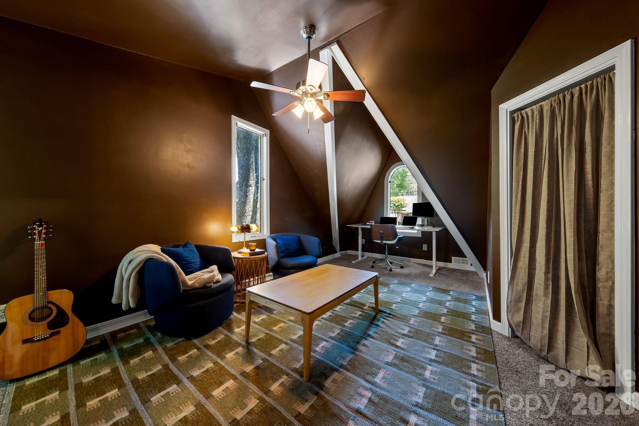 1512 Ideal Way — Charlotte