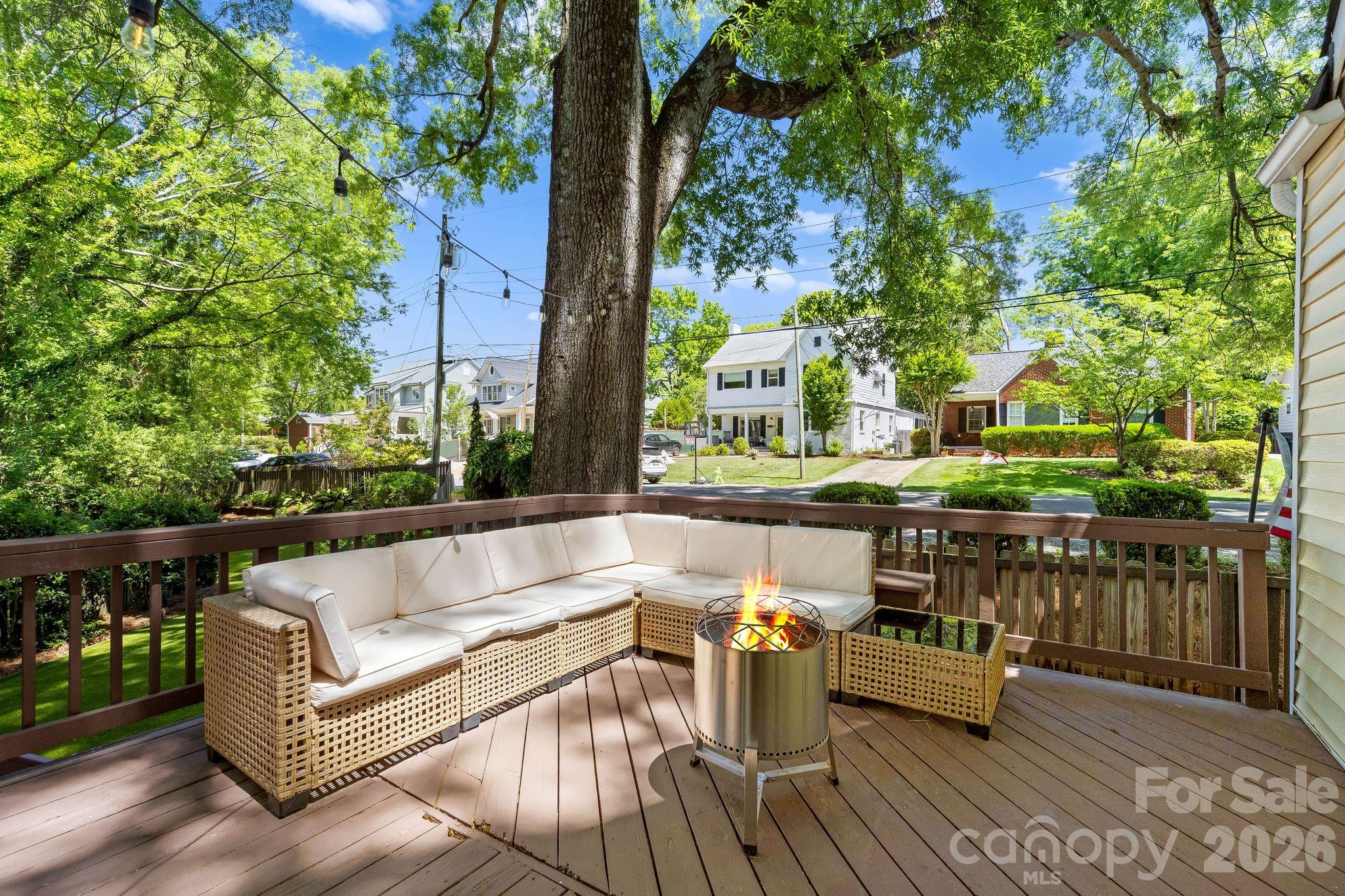1512 Ideal Way — Charlotte