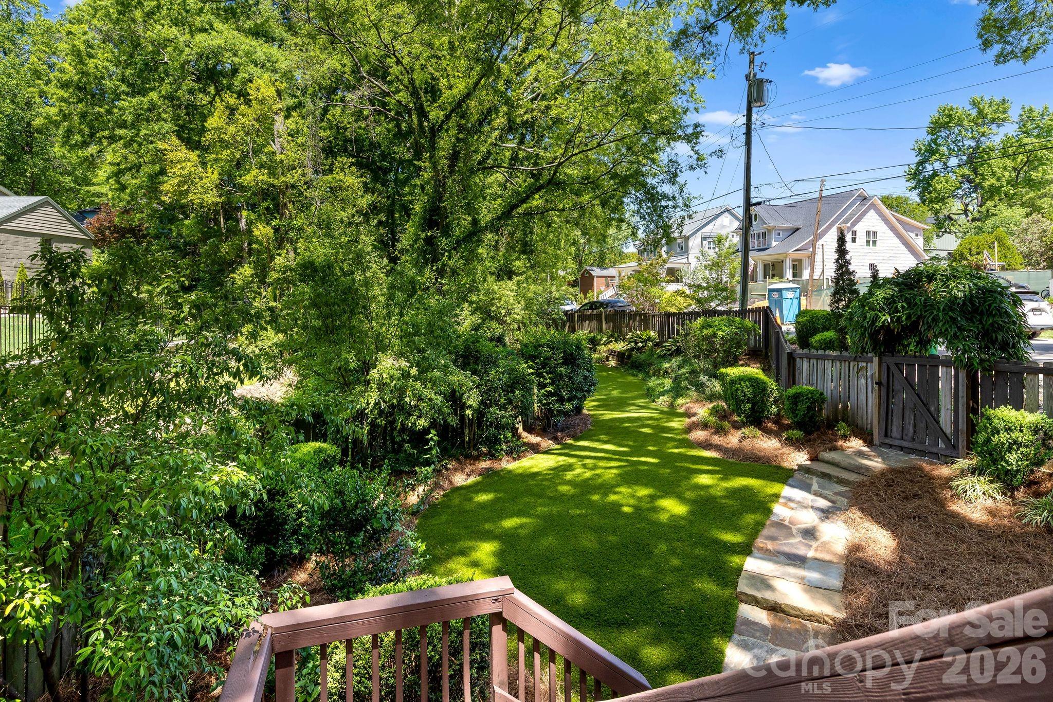 1512 Ideal Way — Charlotte
