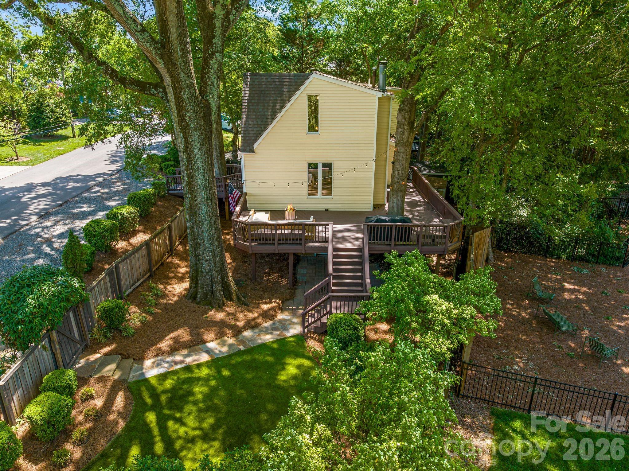 1512 Ideal Way — Charlotte