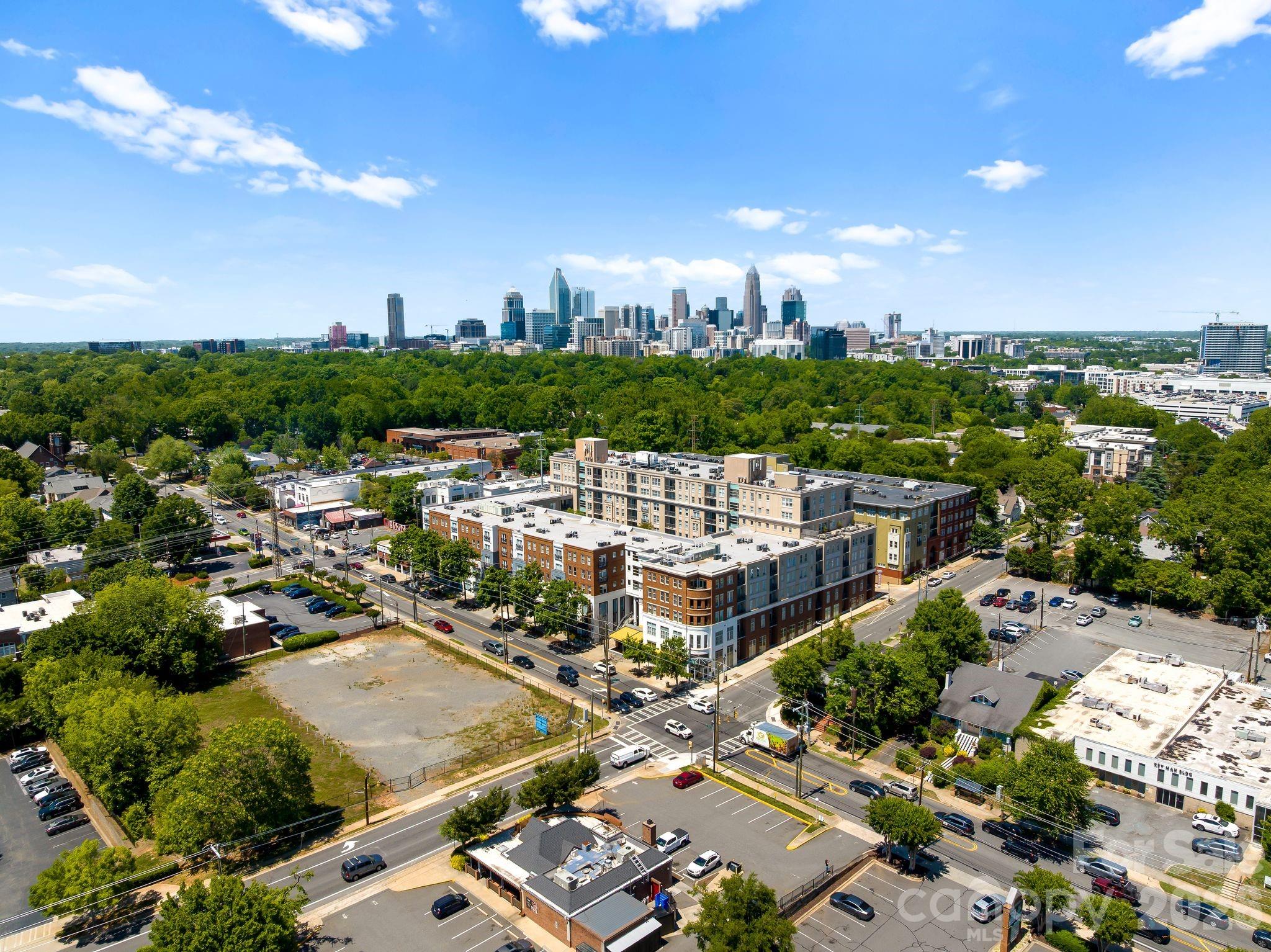 1512 Ideal Way — Charlotte