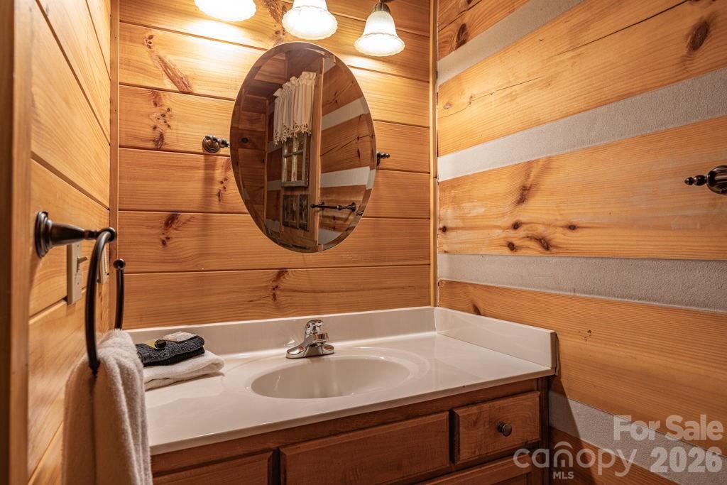 197 Woodby Ridge Road — Vilas