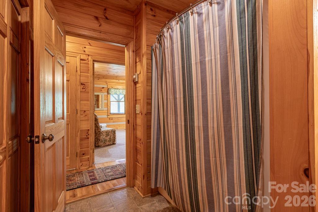 197 Woodby Ridge Road — Vilas
