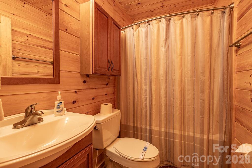 197 Woodby Ridge Road — Vilas