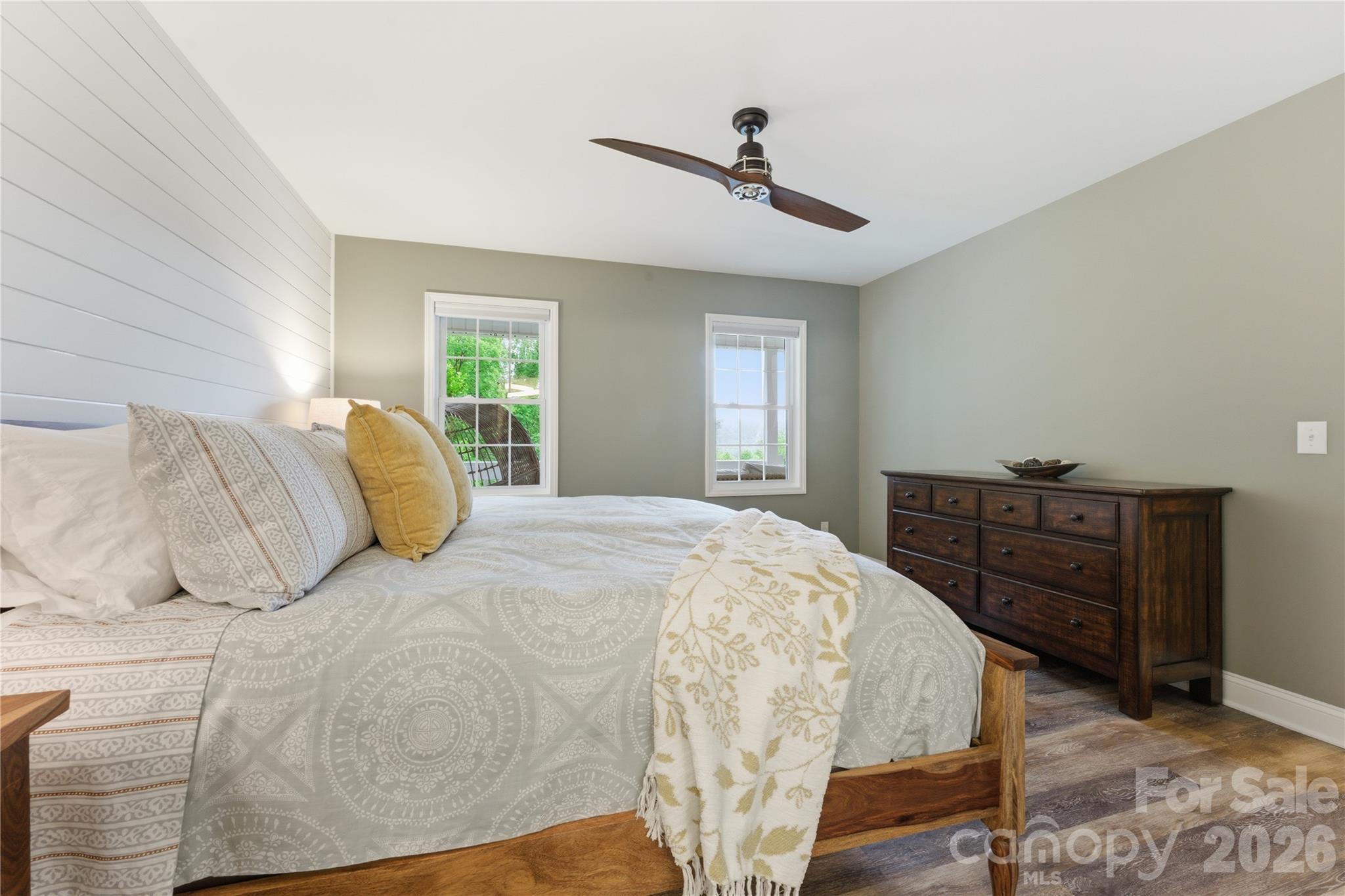 15 Racoon Point — Canton