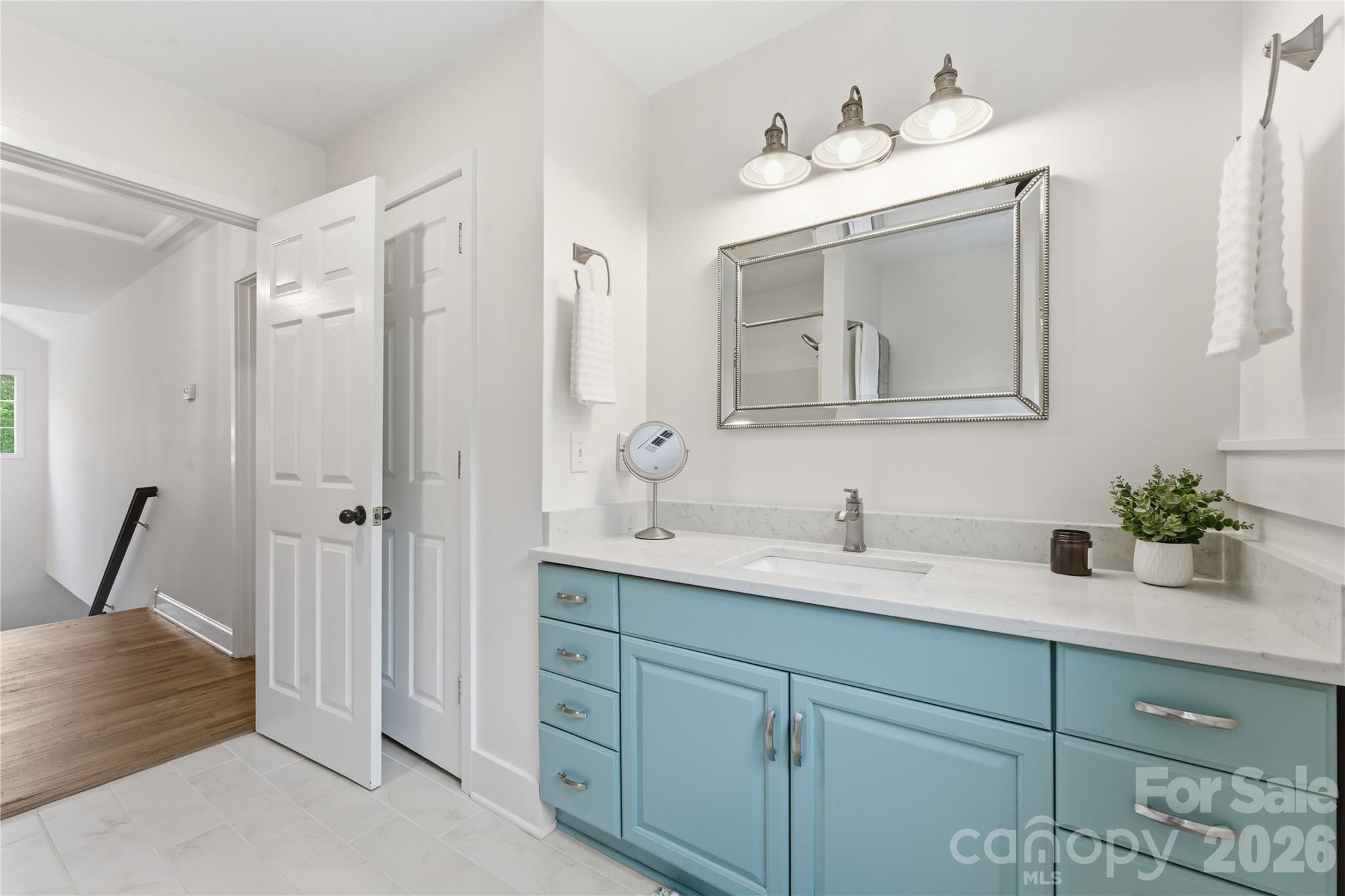 15 Racoon Point — Canton