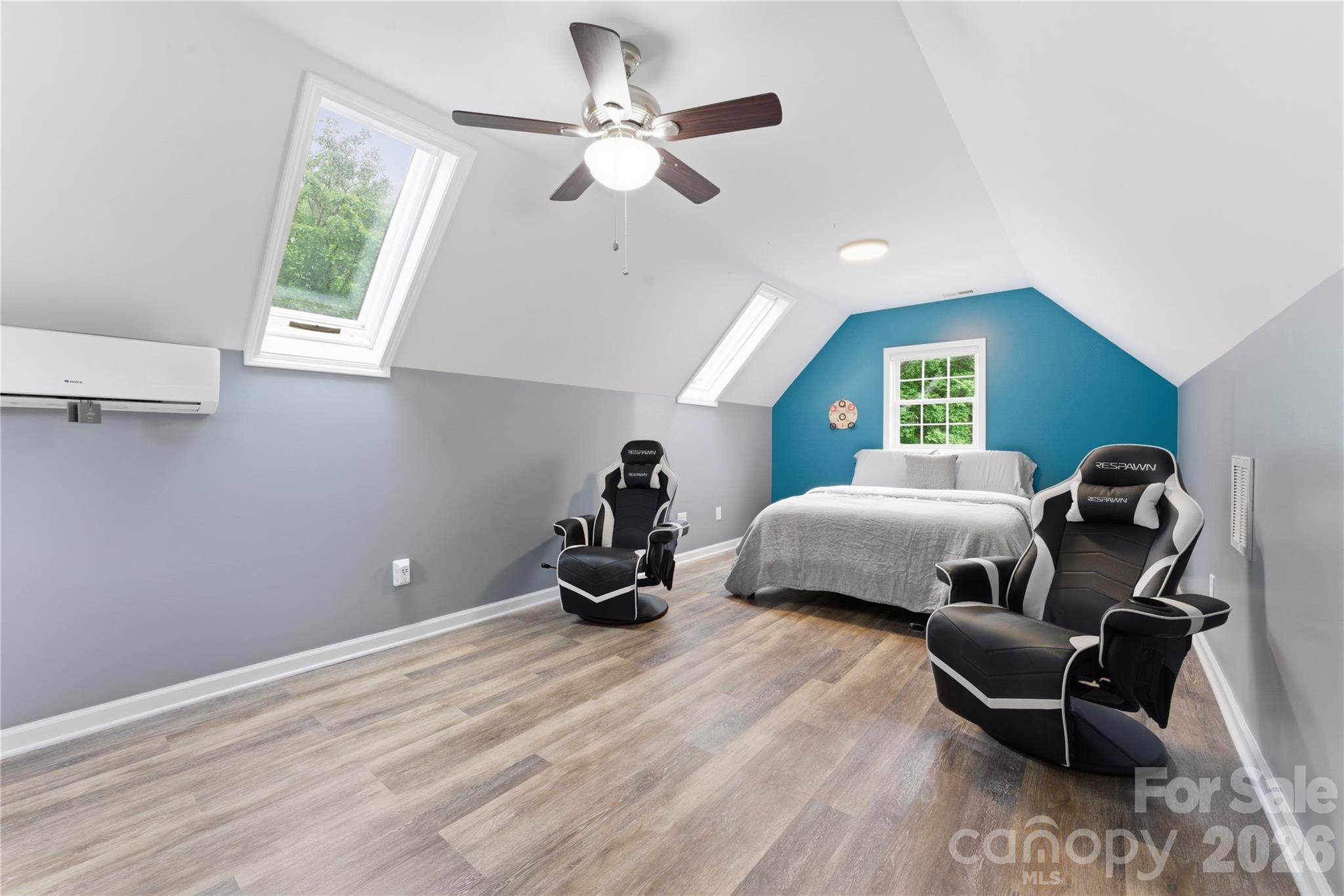 15 Racoon Point — Canton
