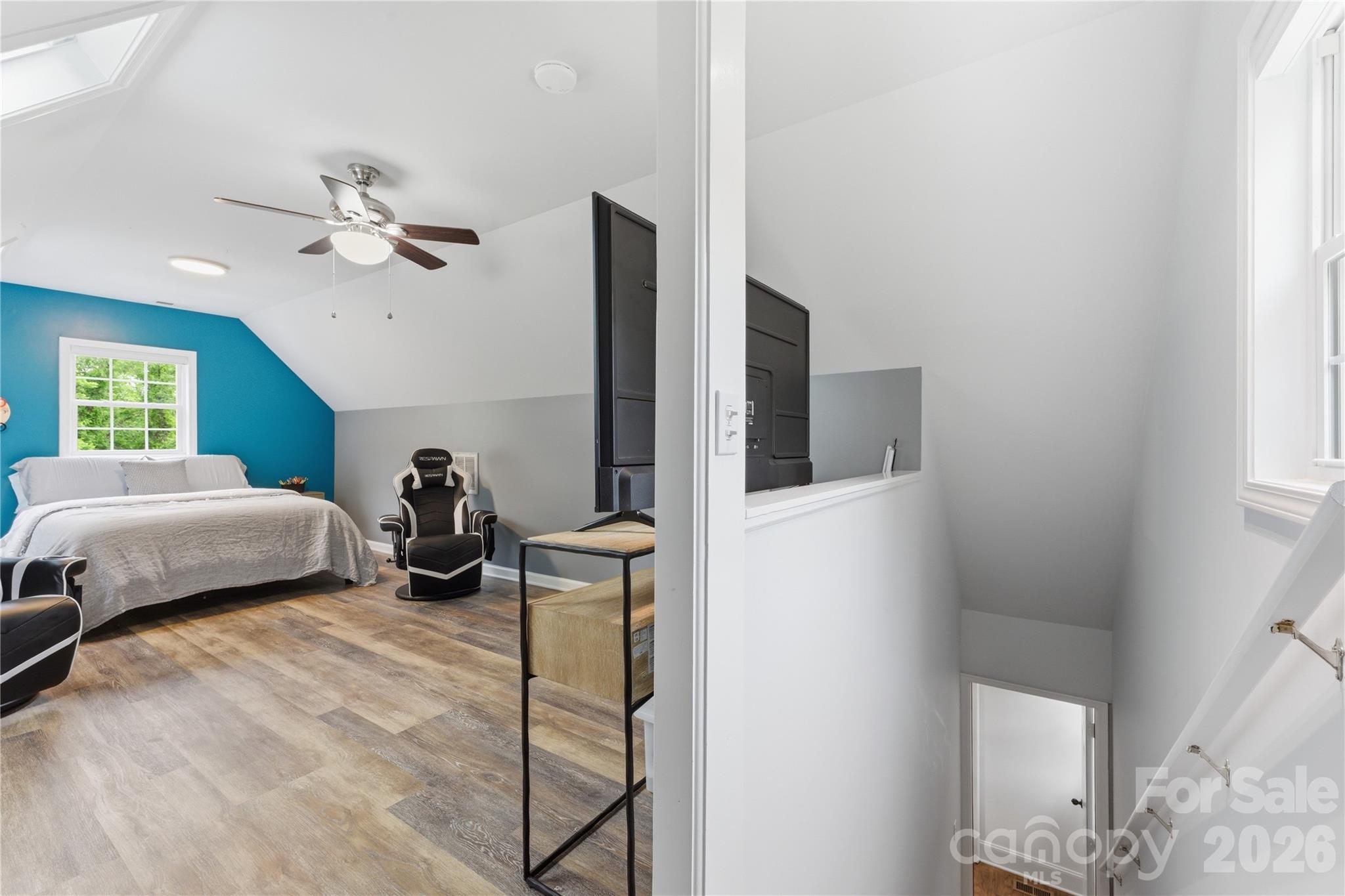 15 Racoon Point — Canton