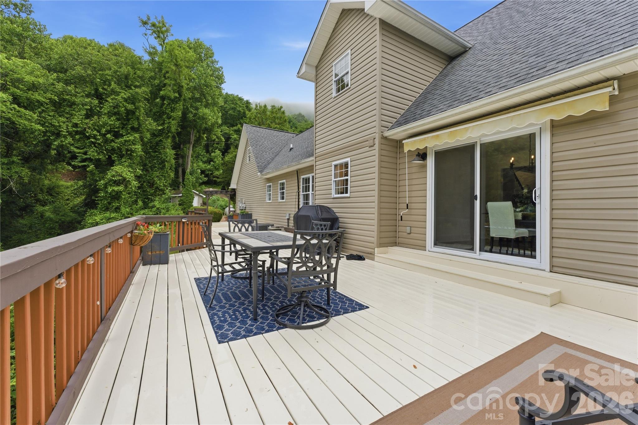 15 Racoon Point — Canton