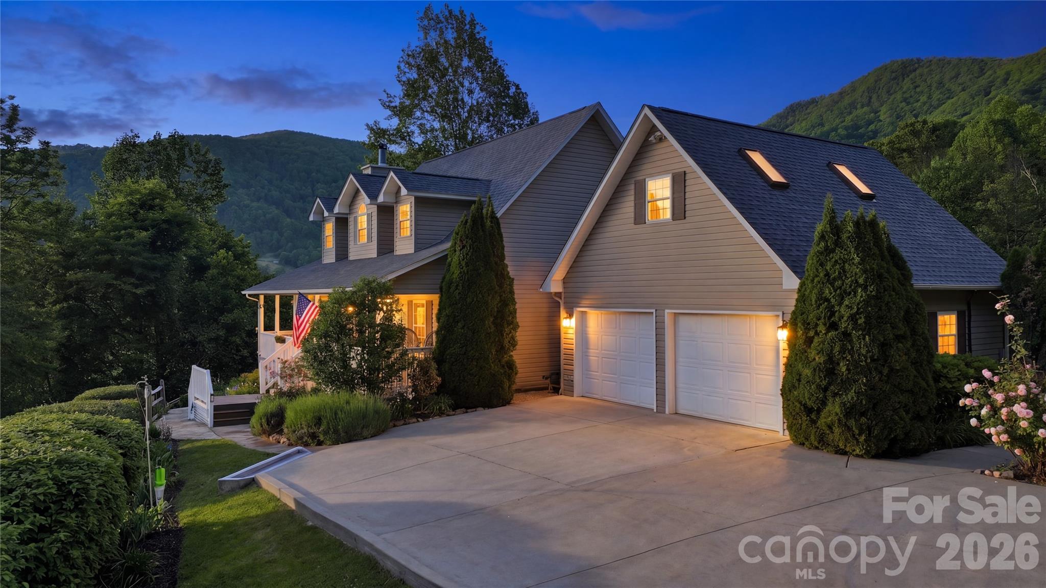 15 Racoon Point — Canton