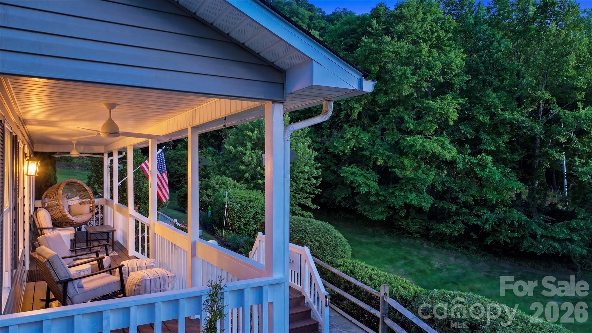 15 Racoon Point — Canton