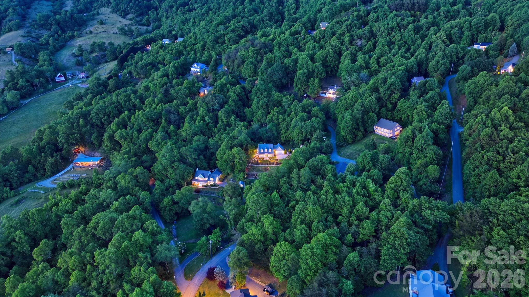 15 Racoon Point — Canton
